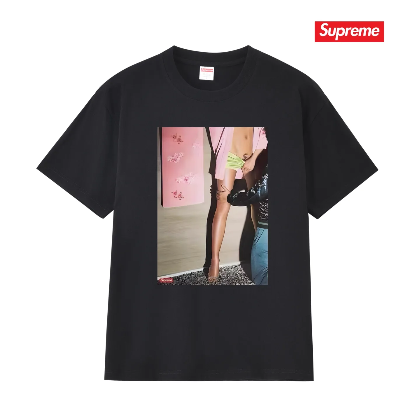 Supreme Model Graphic Print T-Shirt D4015772