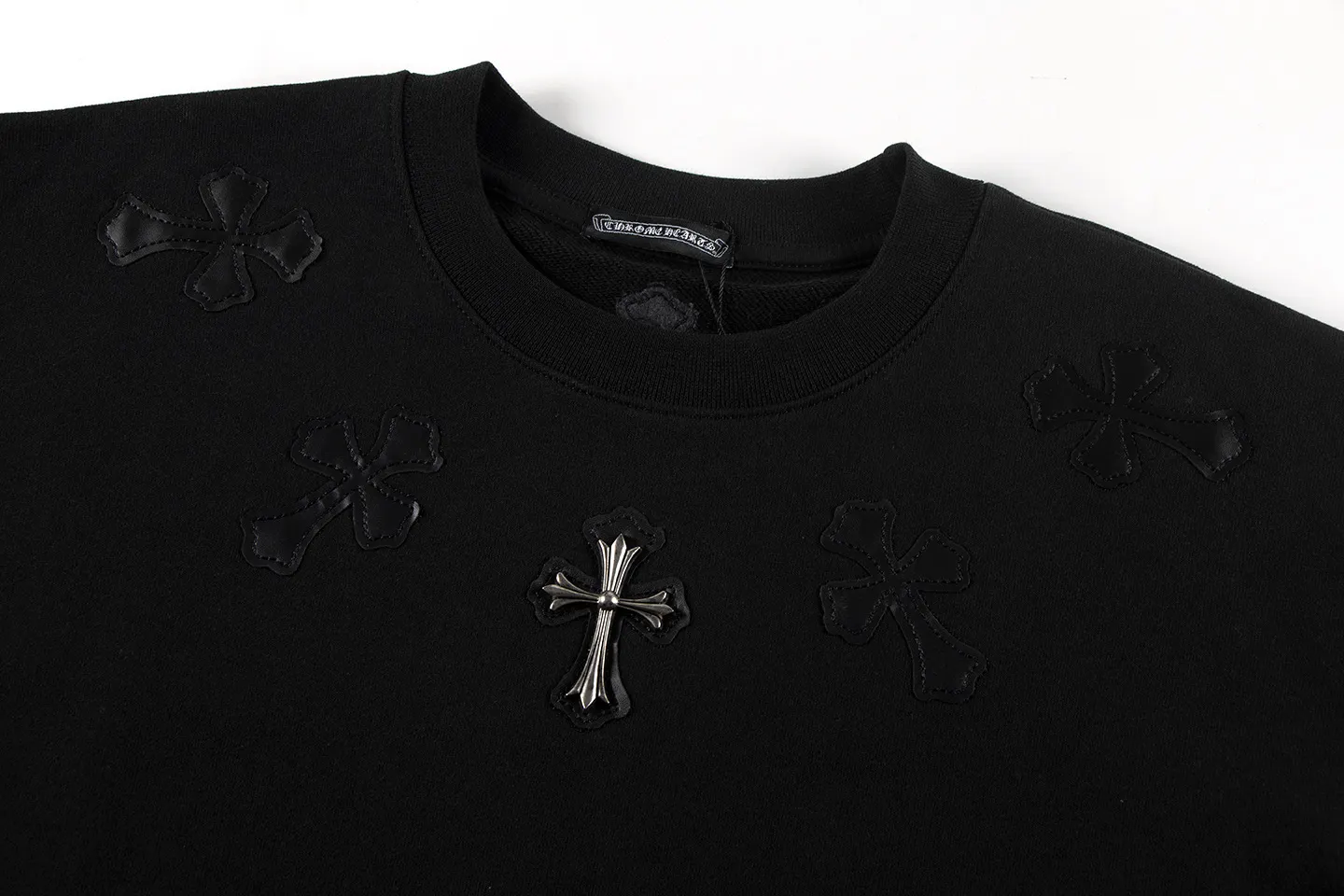 Leather Cross Patch Crew-Neck Sweatshirt D9515948 — view 6