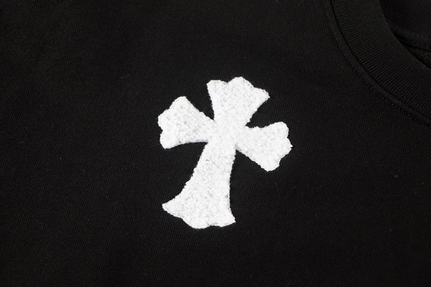 Cross Patch Chenille Embroidered Sweatshirt D10515933 — view 4