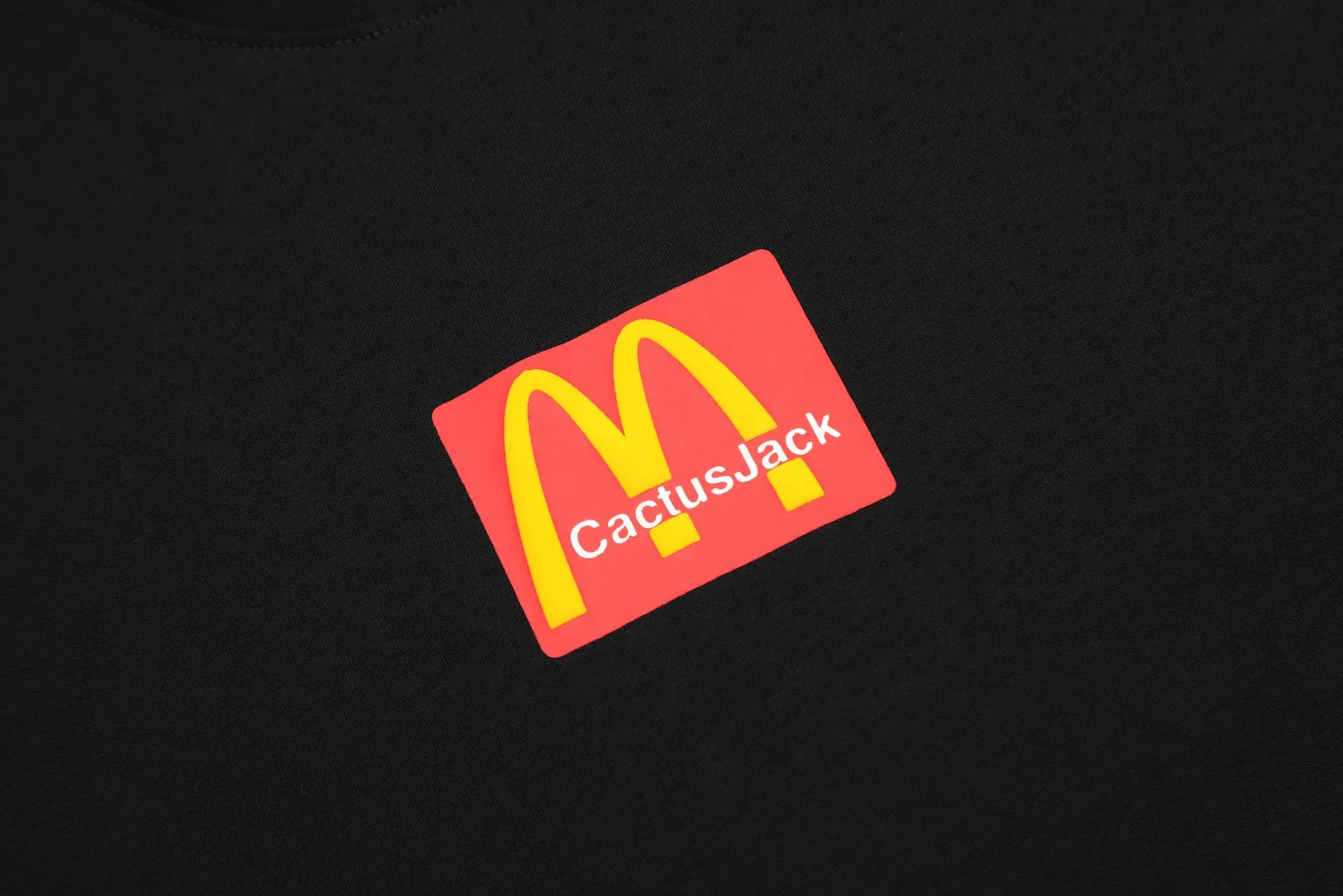 Cactus Jack x McDonald's Puff Print T-Shirt D7911943 — view 7