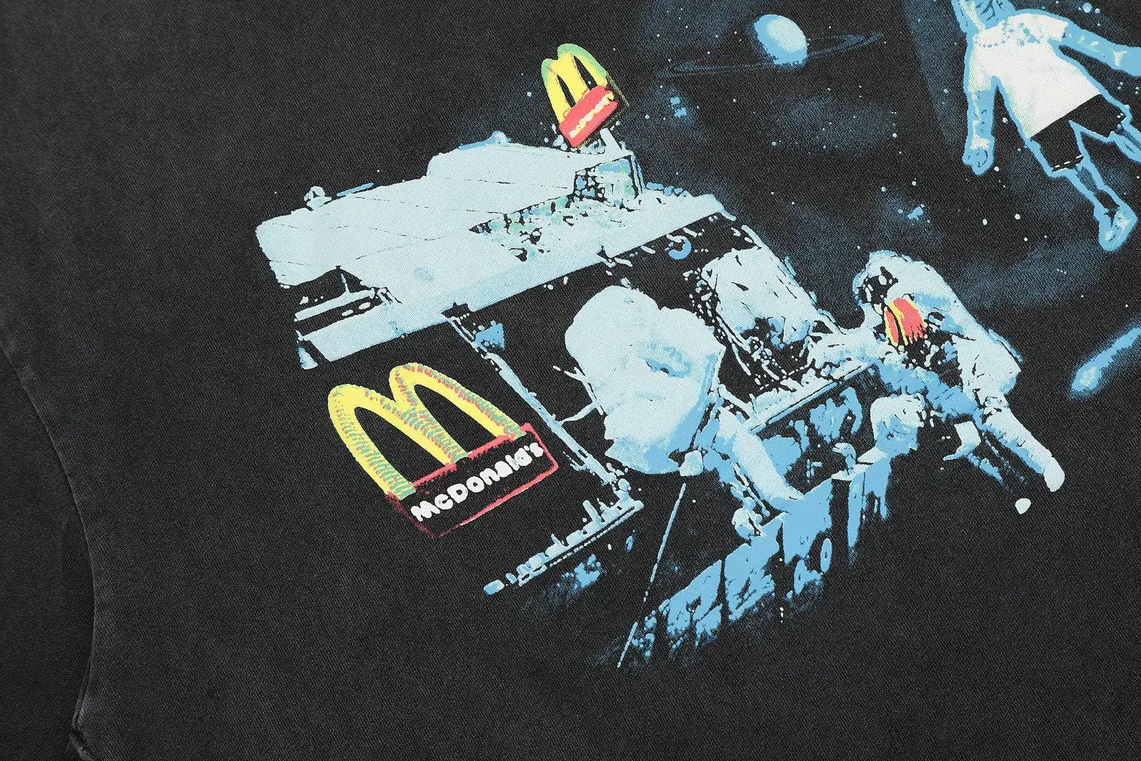 Live From Utopia Graphic Print T-Shirt D8911942 — view 5