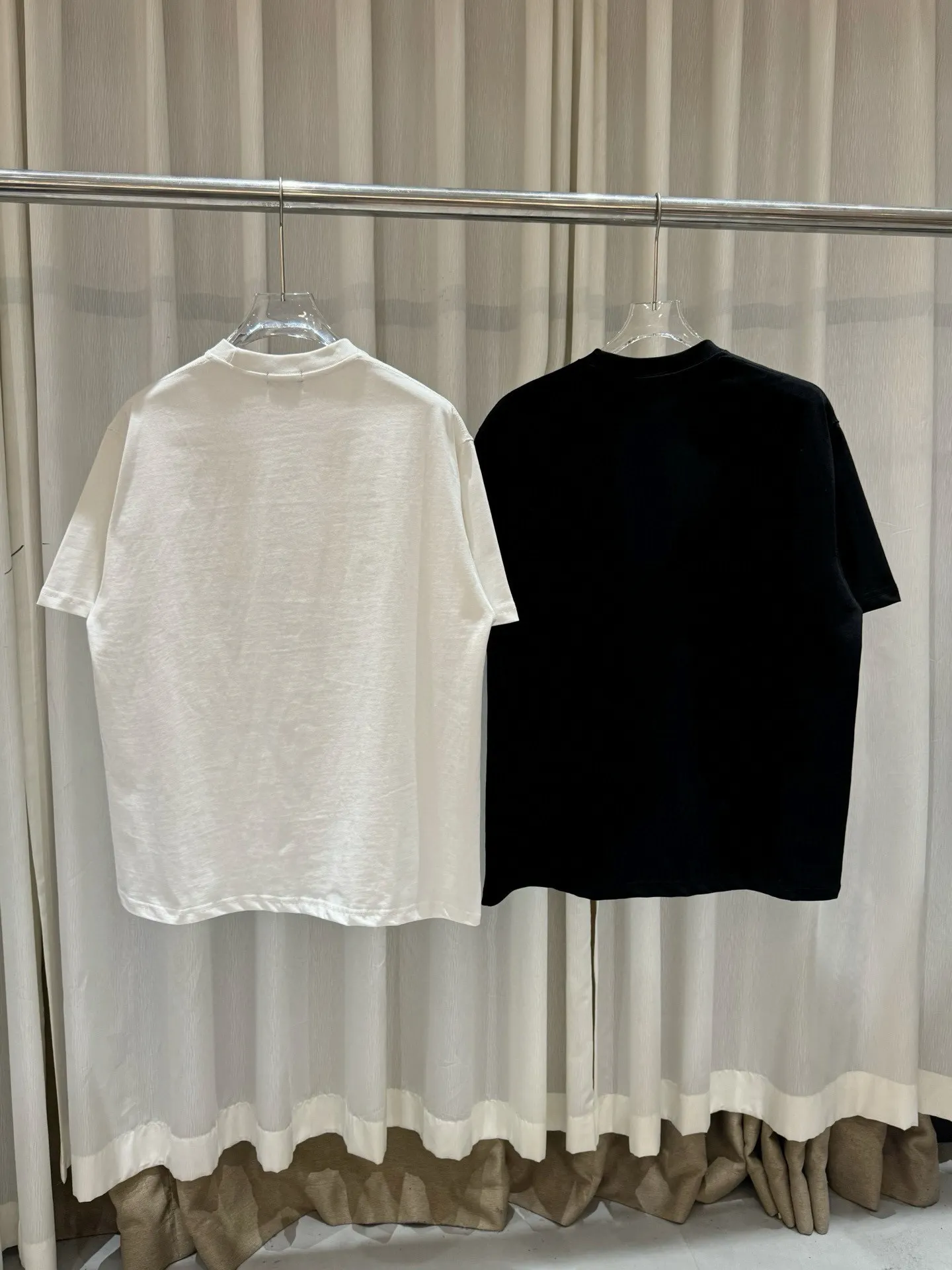 We11done Distressed Logo Oversized T-Shirt D9011865 — view 2