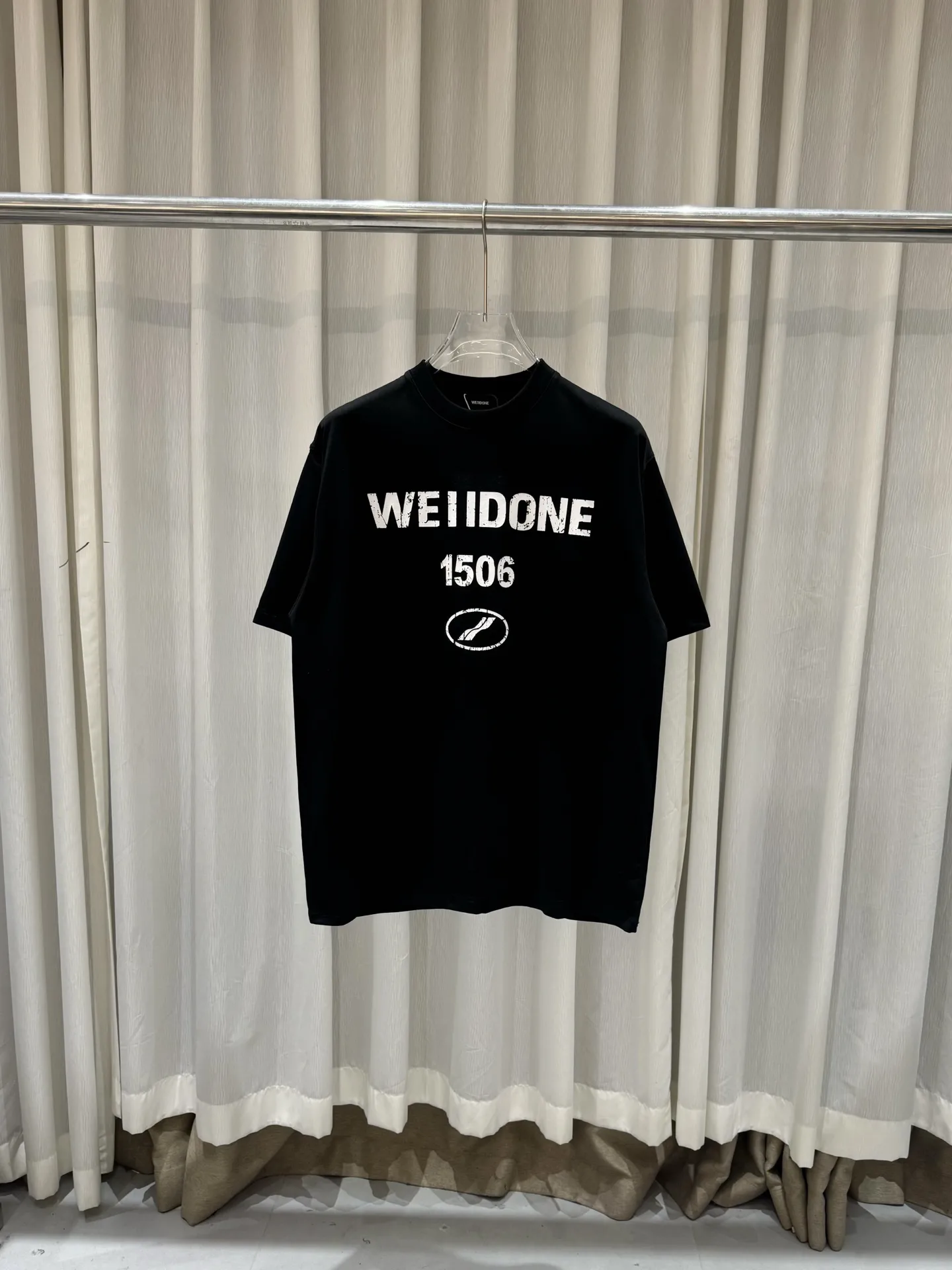 We11done Distressed Logo Oversized T-Shirt D9011865 — view 3
