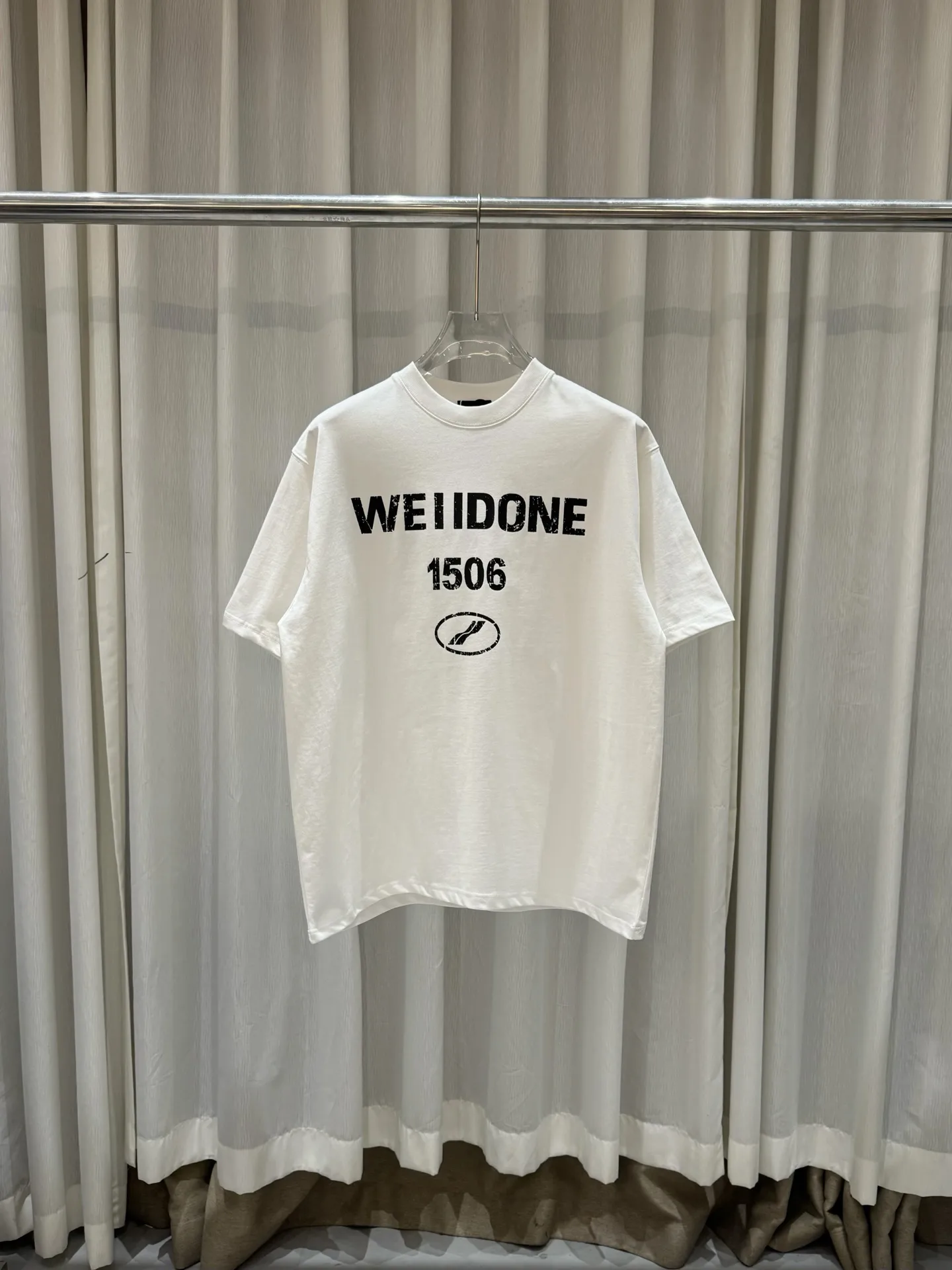 We11done Distressed Logo Oversized T-Shirt D9011865 — view 4