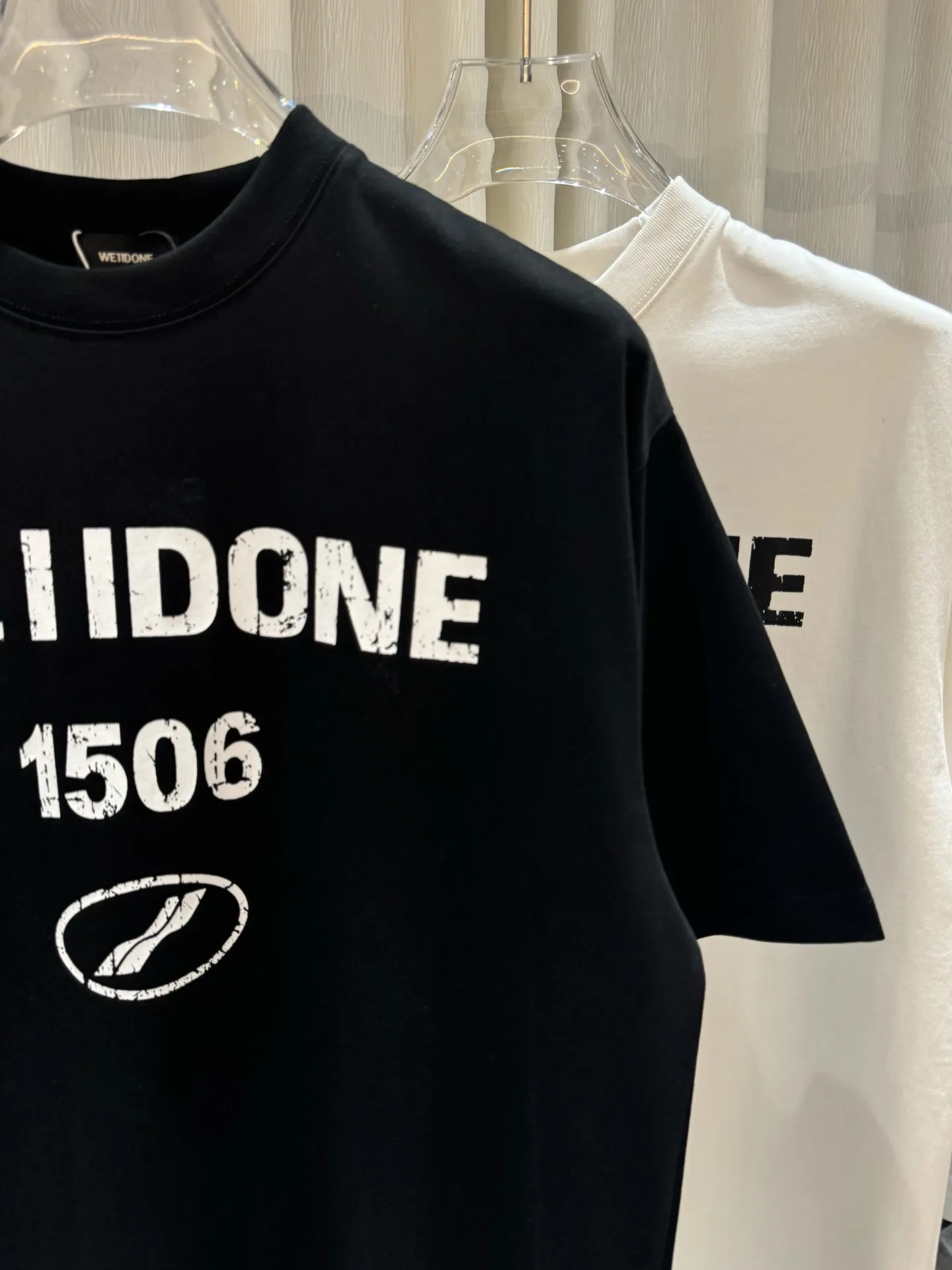 We11done Distressed Logo Oversized T-Shirt D9011865 — view 9