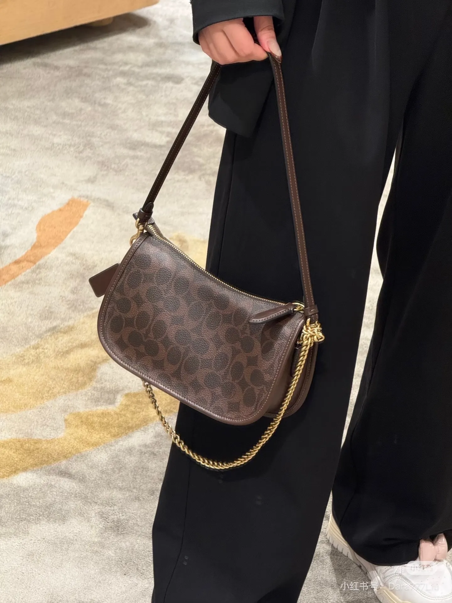 Waverly Monogram Shoulder Bag D30018385