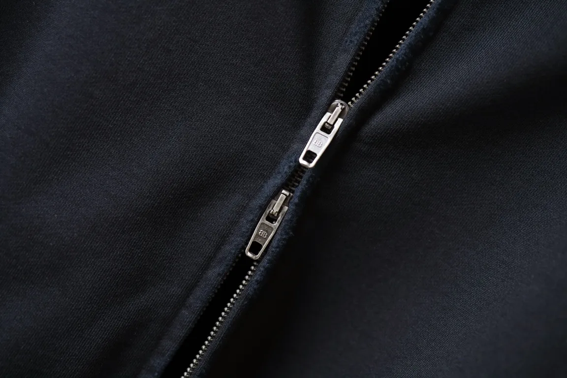 Distressed Tape Logo Zip-Up Hoodie D30922627 — view 7