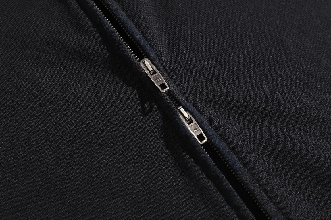 Distressed Tape Logo Zip-Up Hoodie D30922627 — view 15