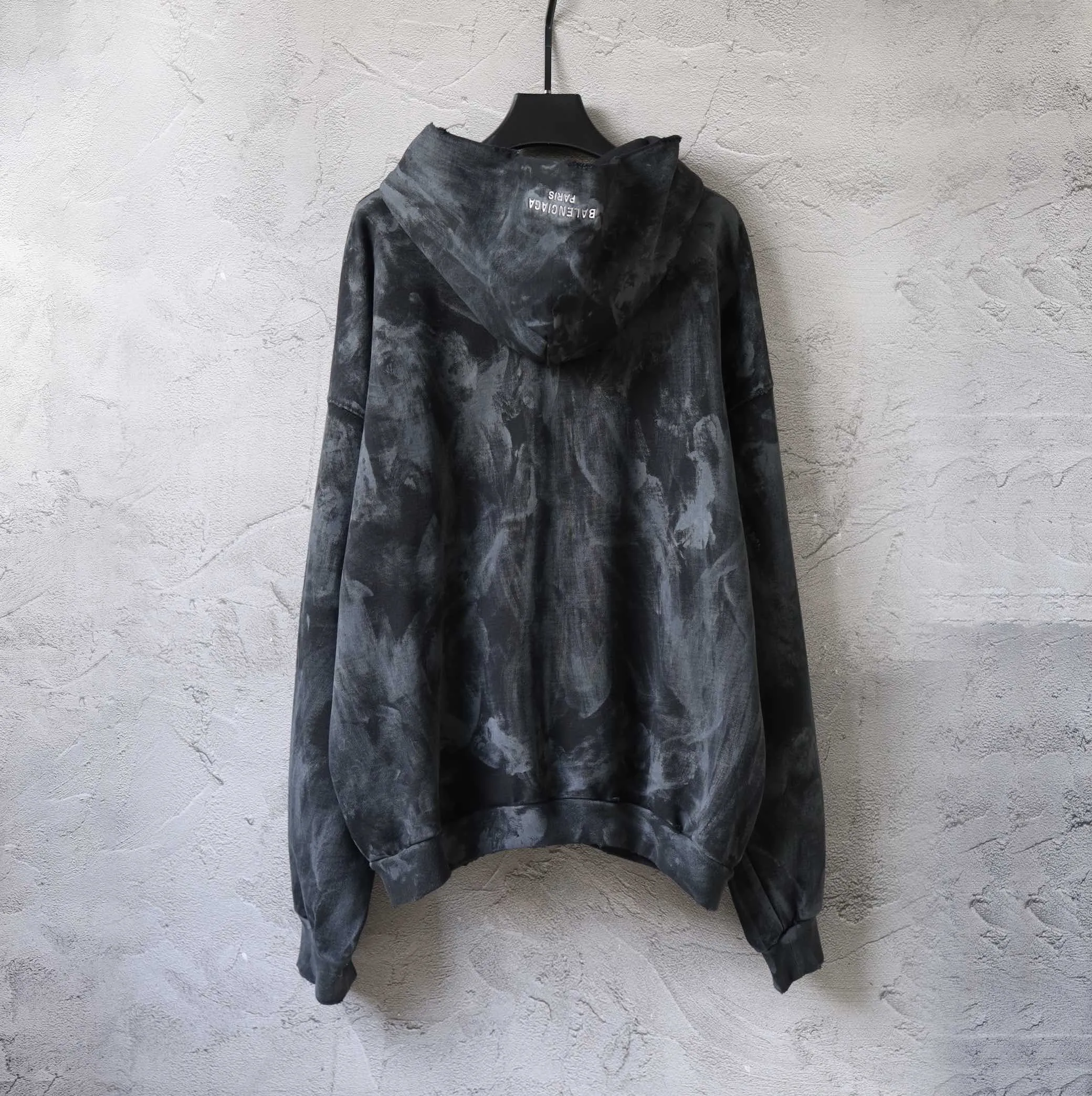 3B Logo Embroidered Mud-Wash Zip-Up Hoodie D31922633 — view 2