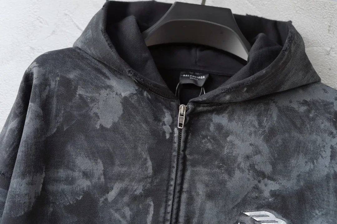 3B Logo Embroidered Mud-Wash Zip-Up Hoodie D31922633 — view 4