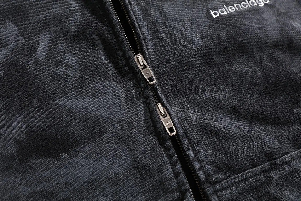 3B Logo Embroidered Mud-Wash Zip-Up Hoodie D31922633 — view 14