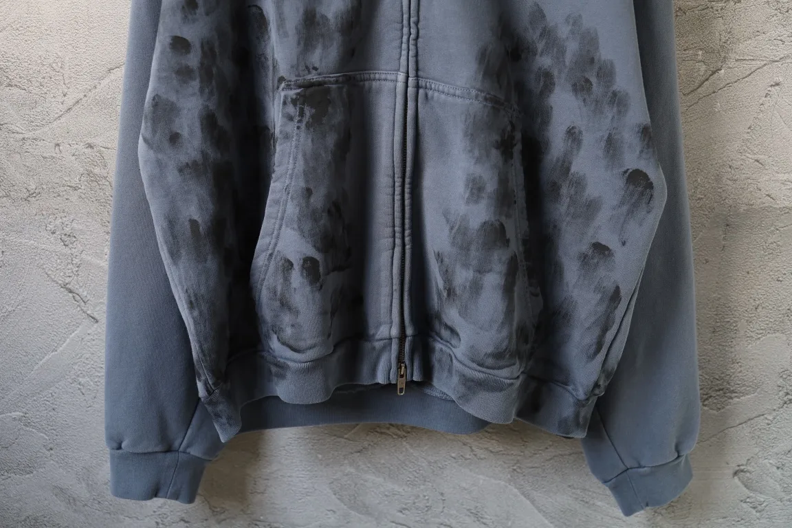 Logo Embroidered Distressed Zip-Up Hoodie D30922636 — view 3