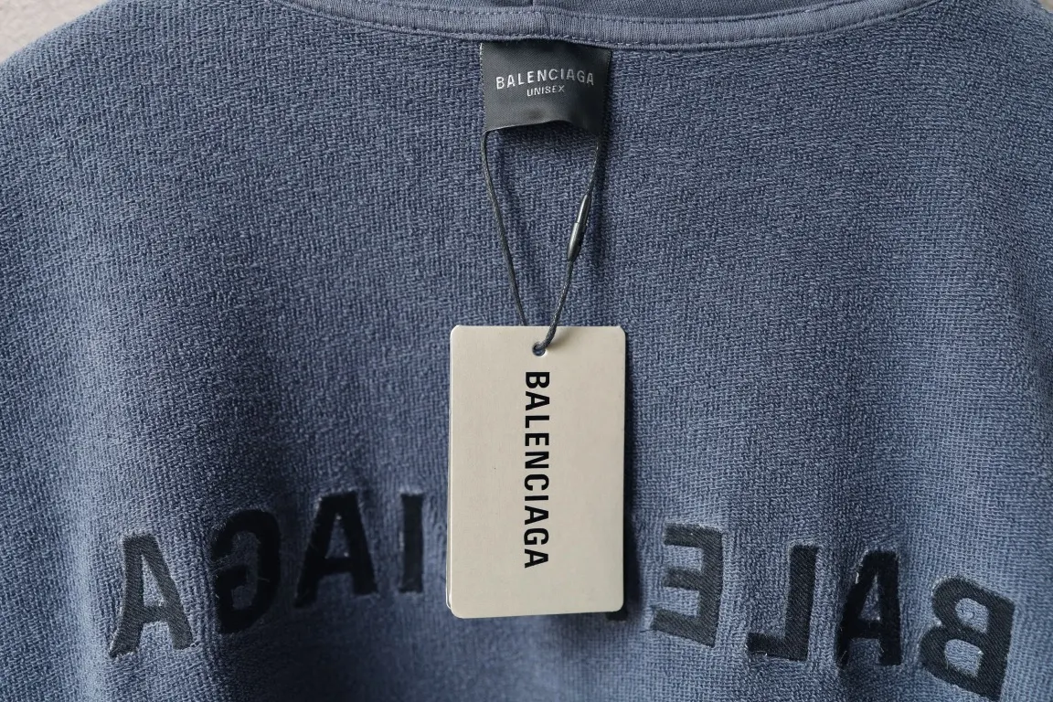 Logo Embroidered Distressed Zip-Up Hoodie D30922636 — view 8