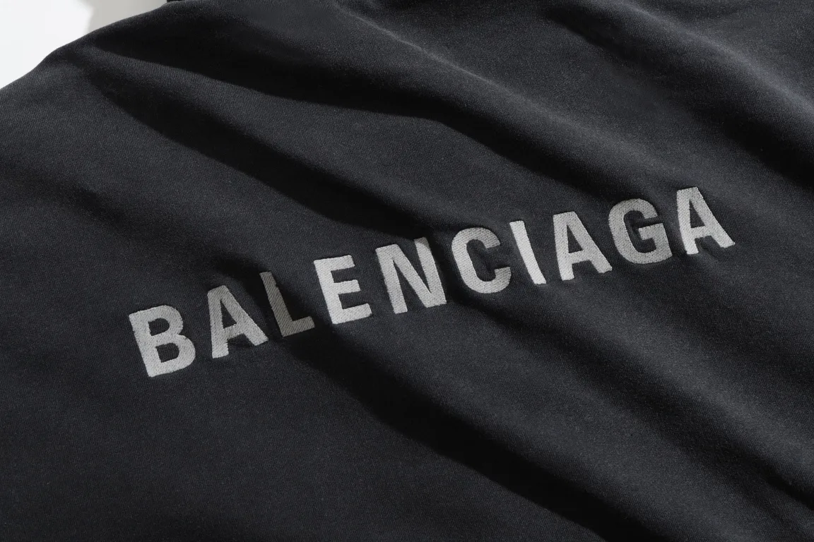 Logo-Embroidered Layered Zip-Up Hoodie D49922571 — view 4