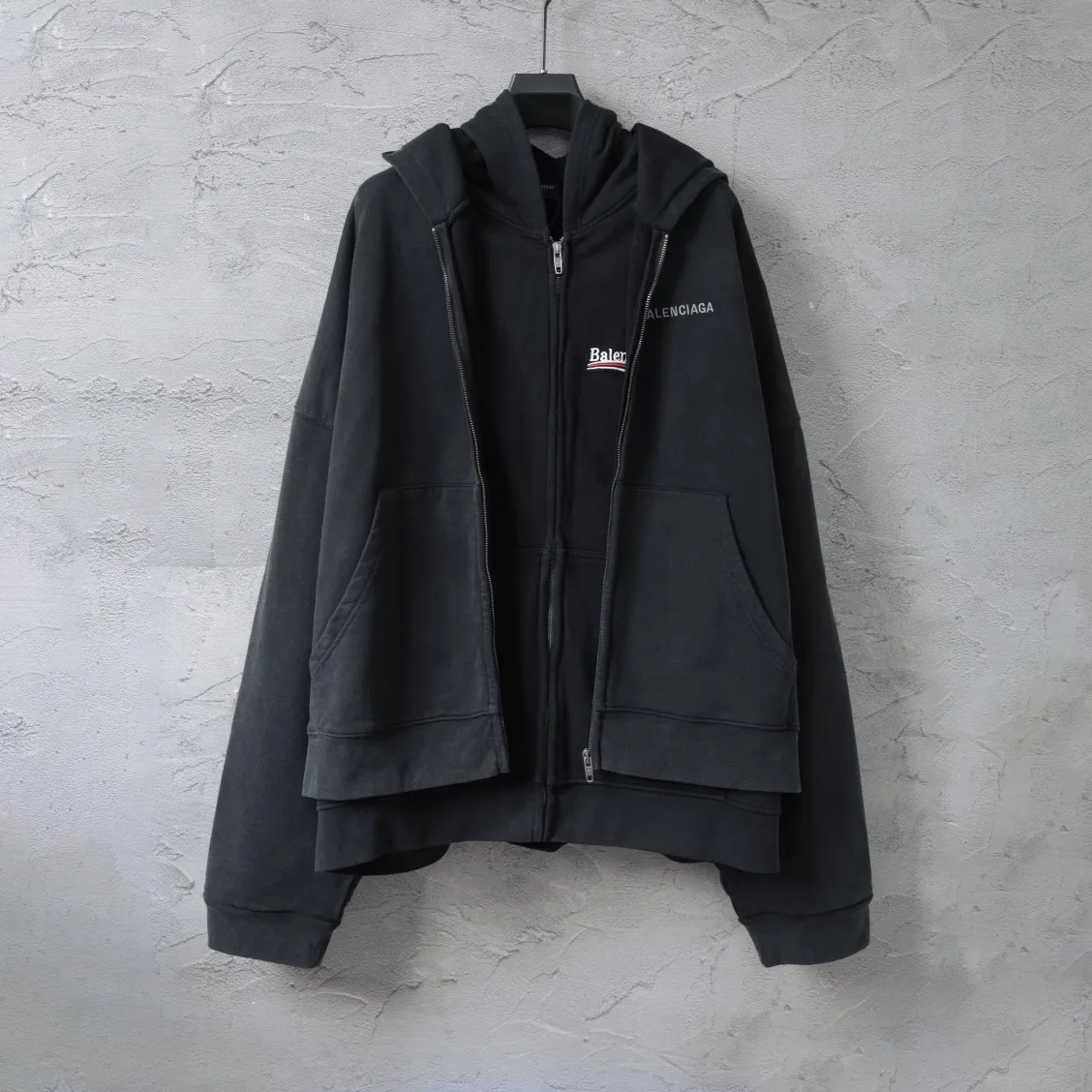 Logo-Embroidered Layered Zip-Up Hoodie D49922571 — view 10