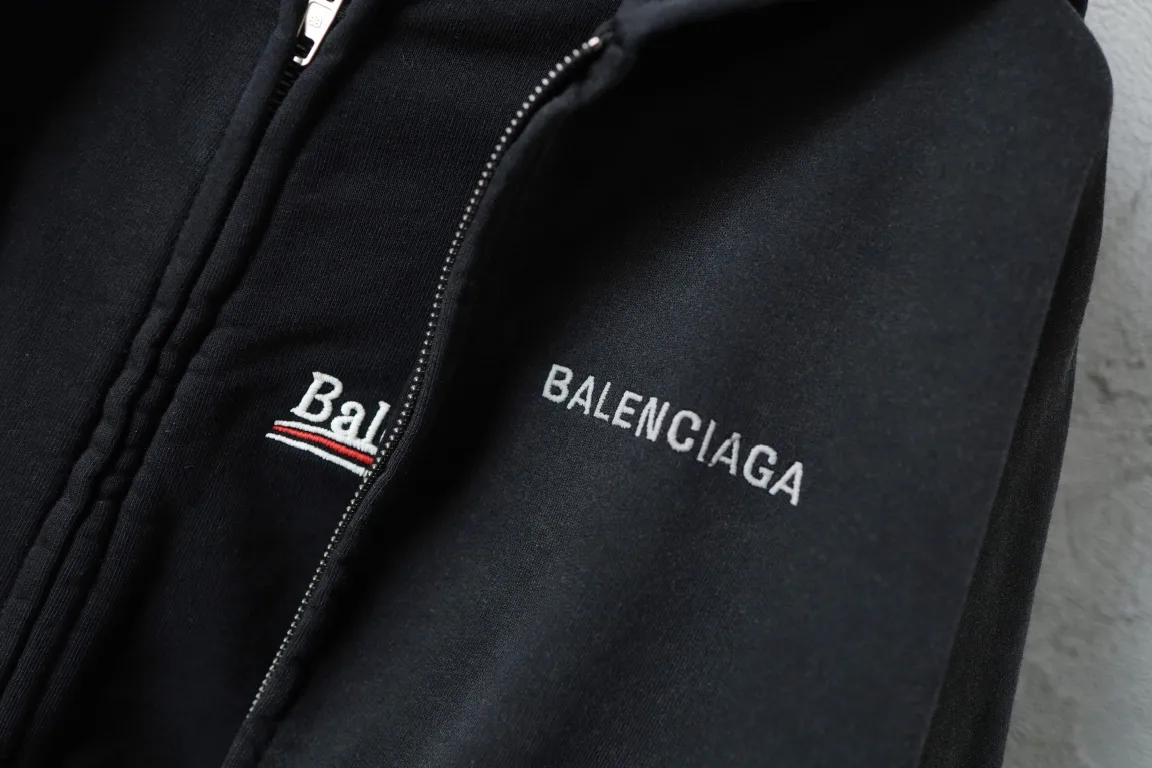 Logo-Embroidered Layered Zip-Up Hoodie D49922571 — view 16
