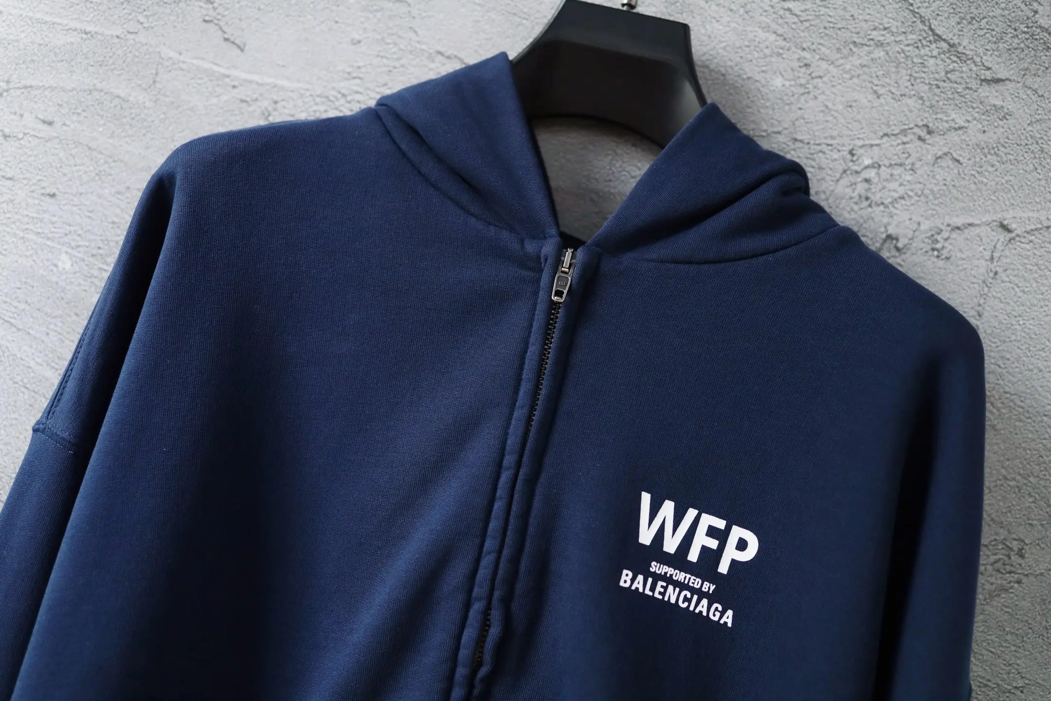 WFP Logo Print Zip-Up Hoodie D29922606 — view 21