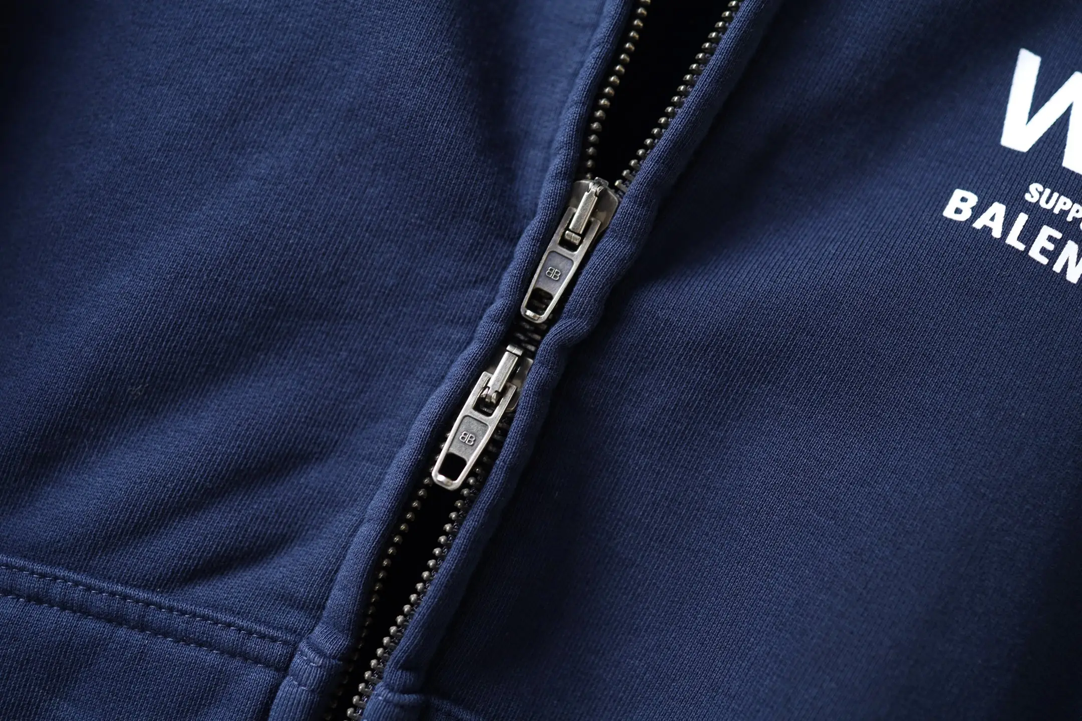 WFP Logo Print Zip-Up Hoodie D29922606 — view 23