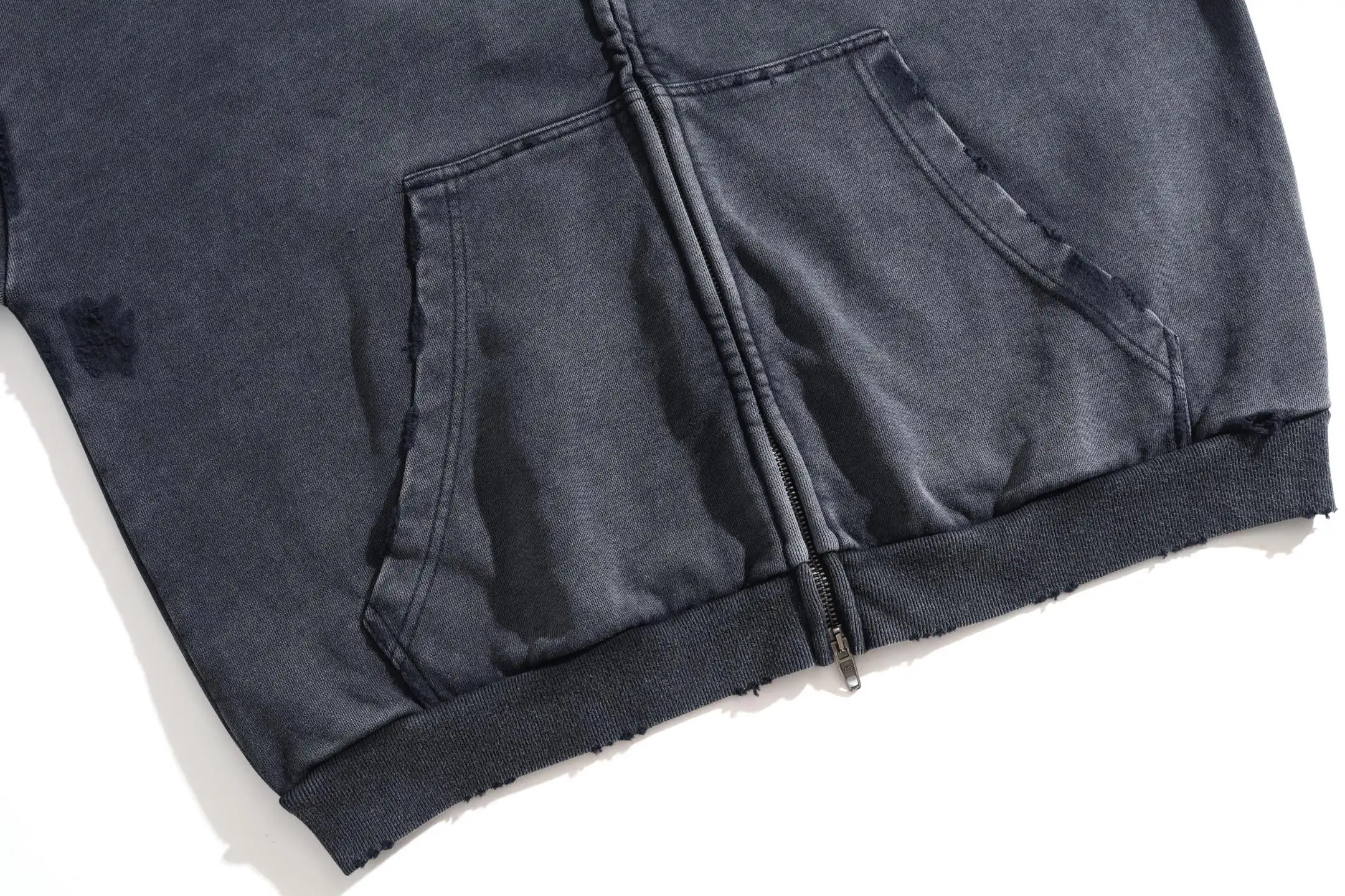 Logo Embroidered Distressed Zip-Up Hoodie D31920069 — view 5