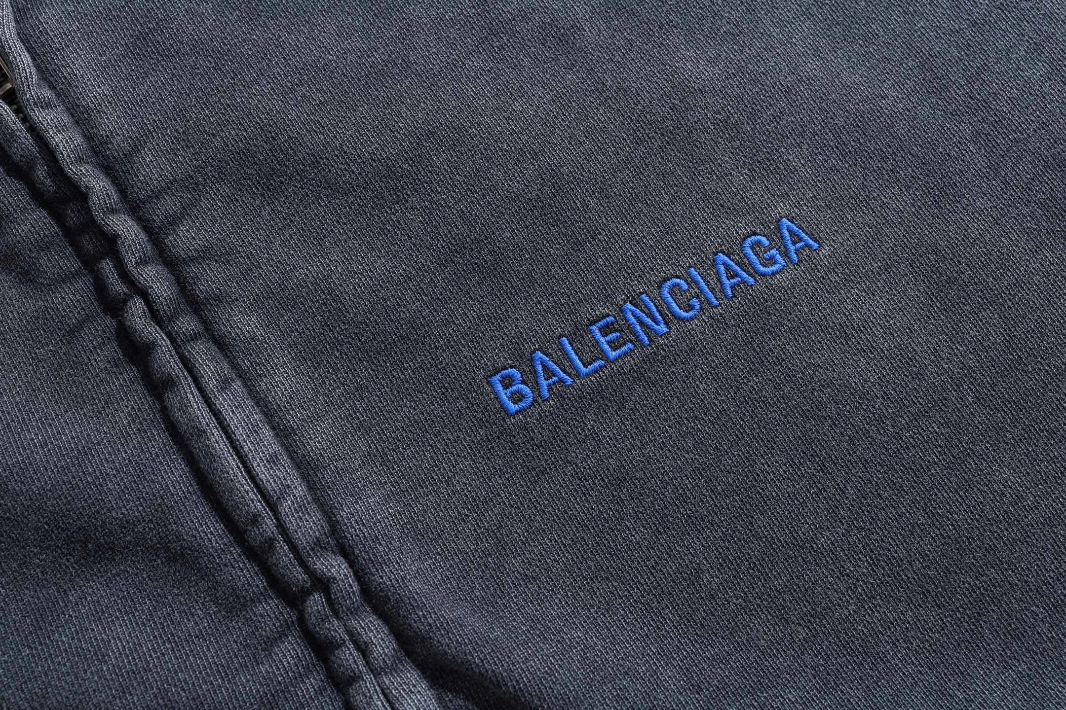 Logo Embroidered Distressed Zip-Up Hoodie D31920069 — view 6