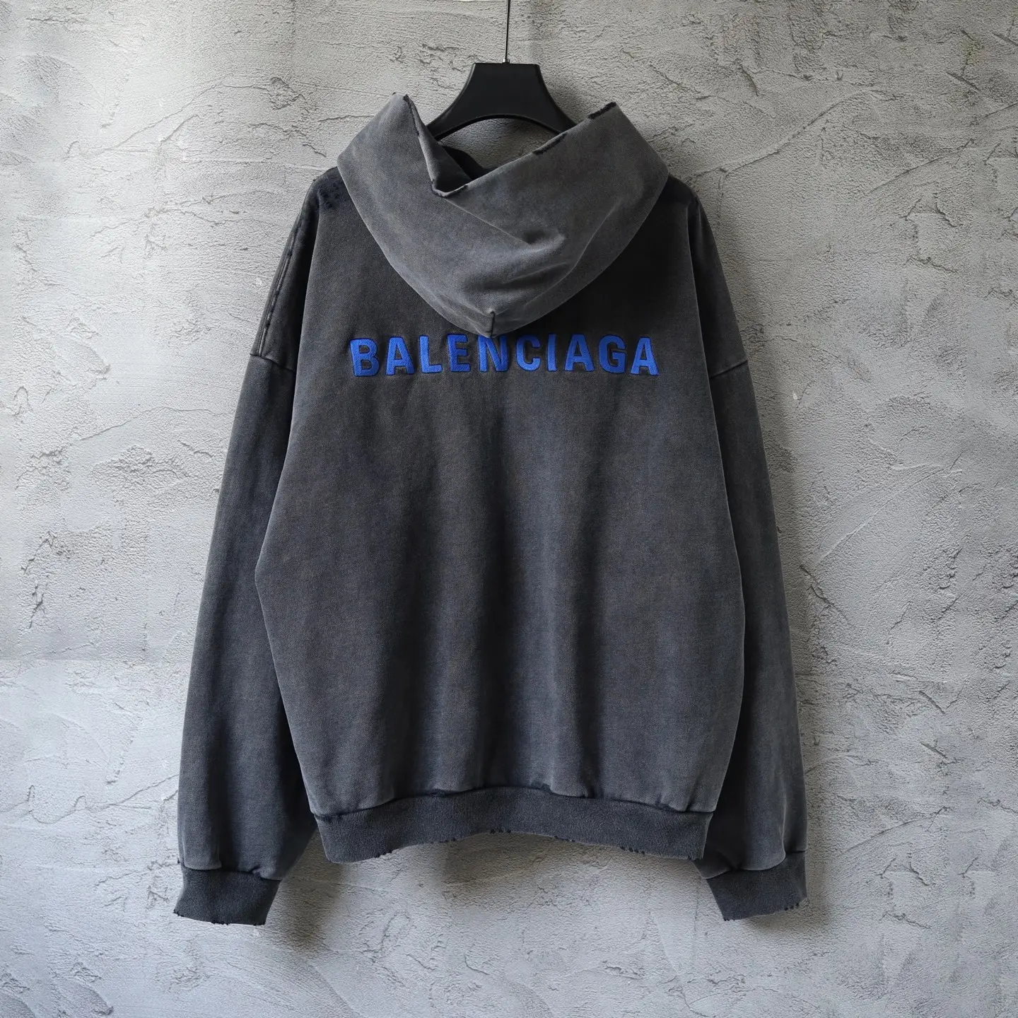 Logo Embroidered Distressed Zip-Up Hoodie D31920069 — view 11