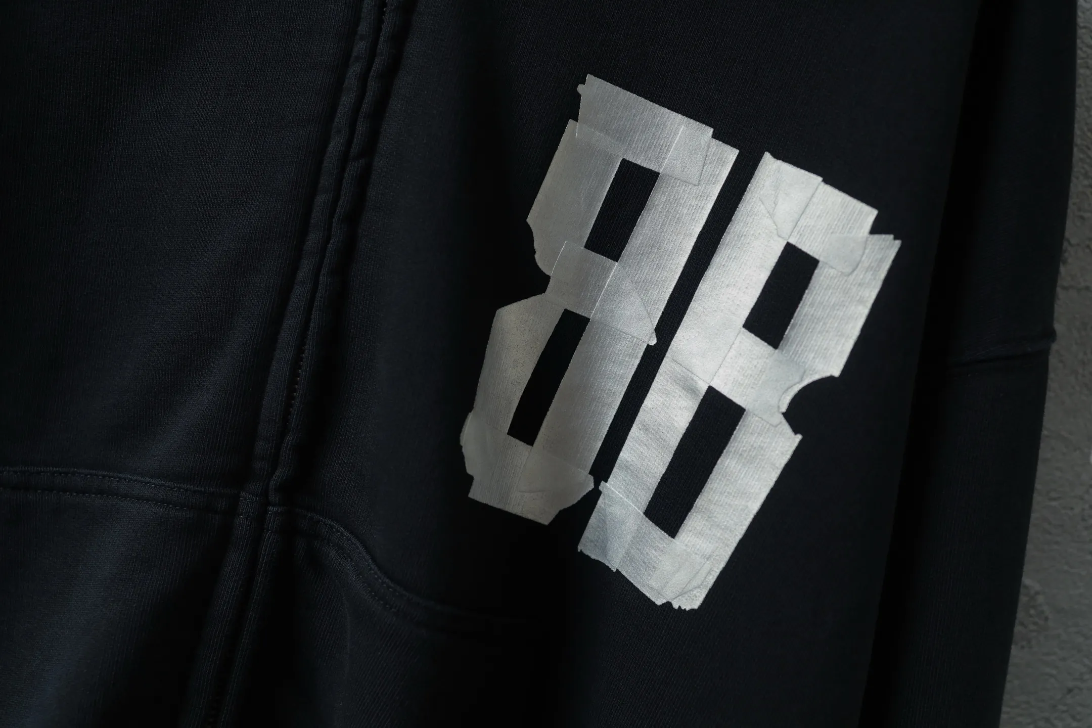 Tape Logo Zip-Up Hoodie D28920071 — view 3