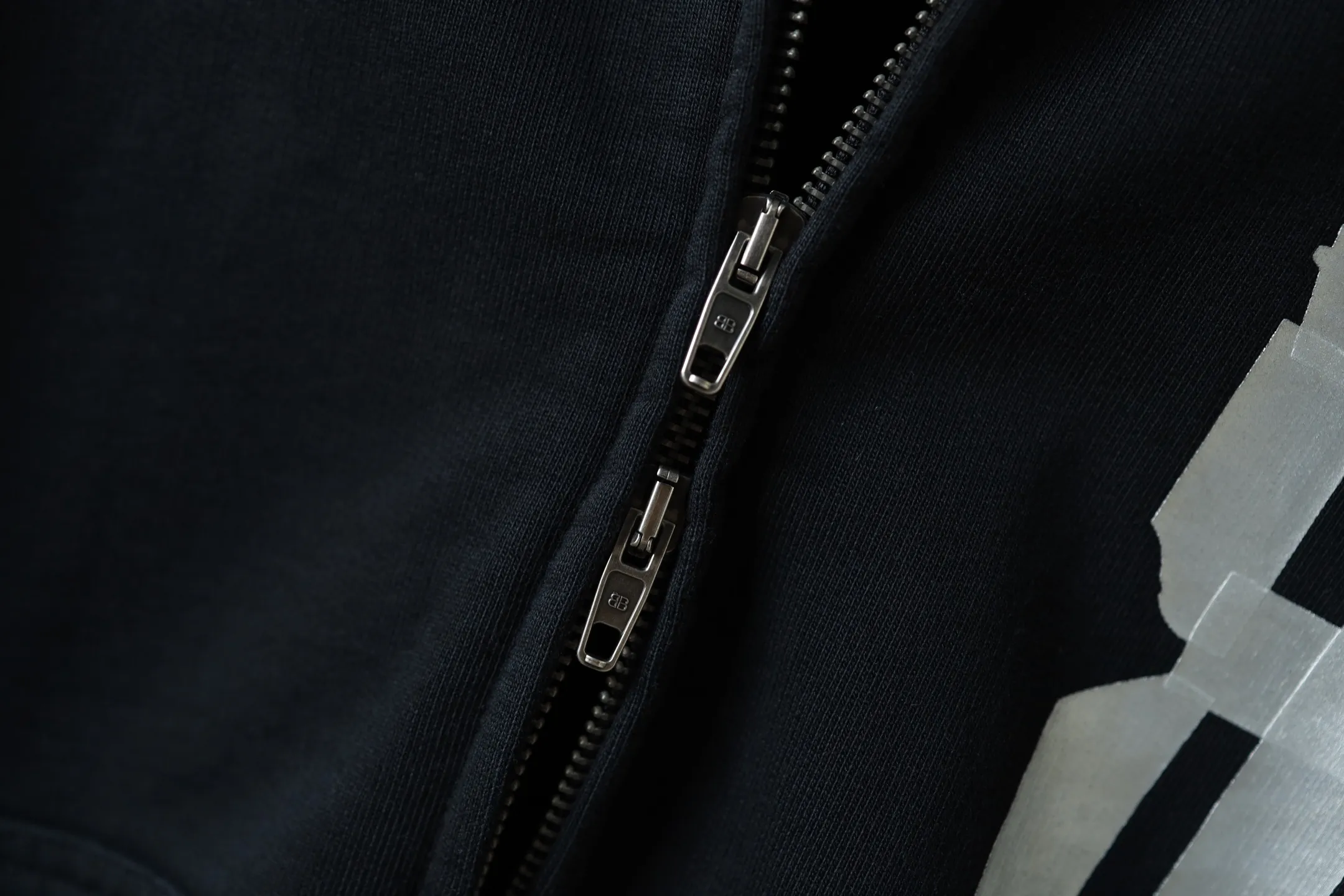 Tape Logo Zip-Up Hoodie D28920071 — view 5