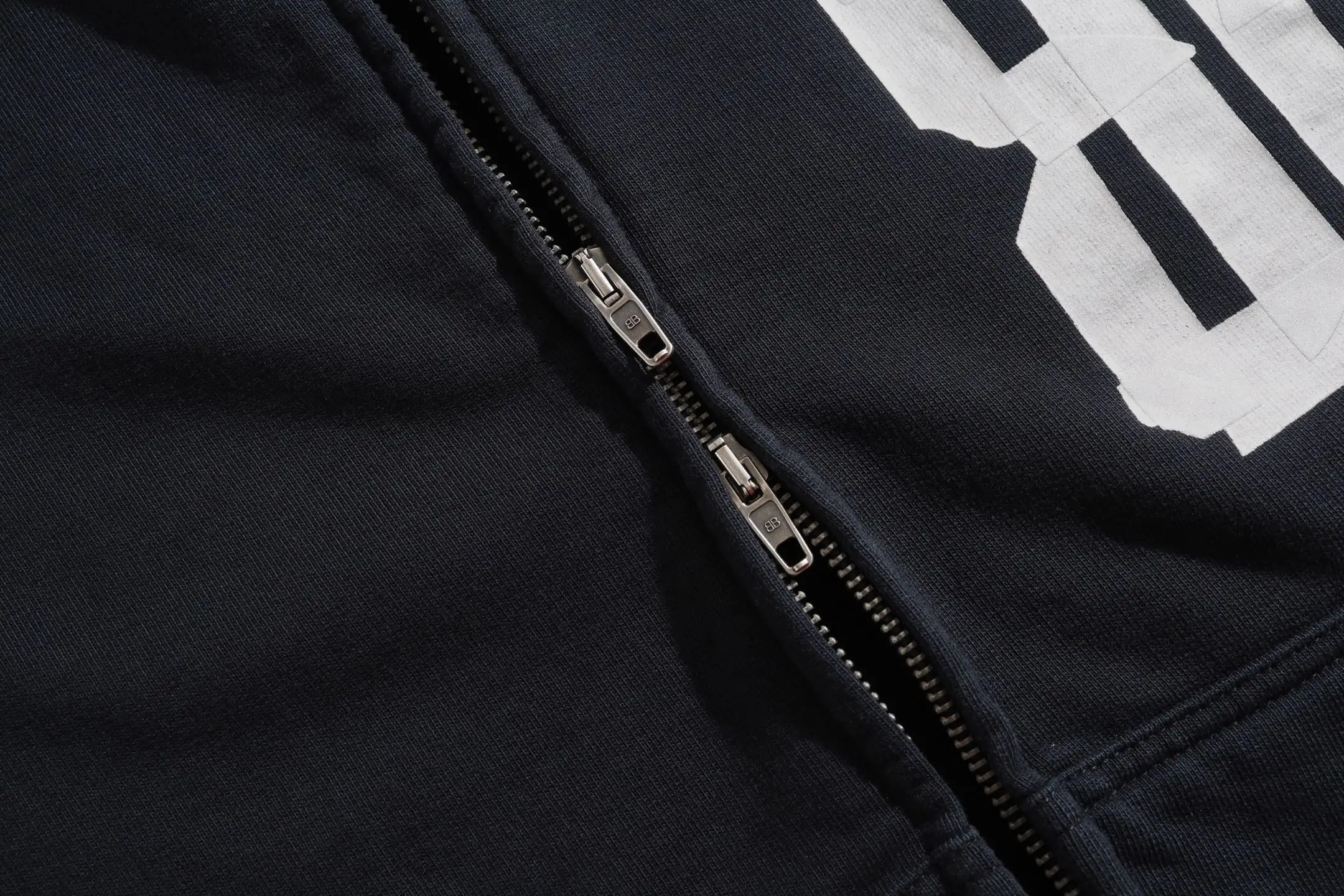 Tape Logo Zip-Up Hoodie D28920071 — view 15