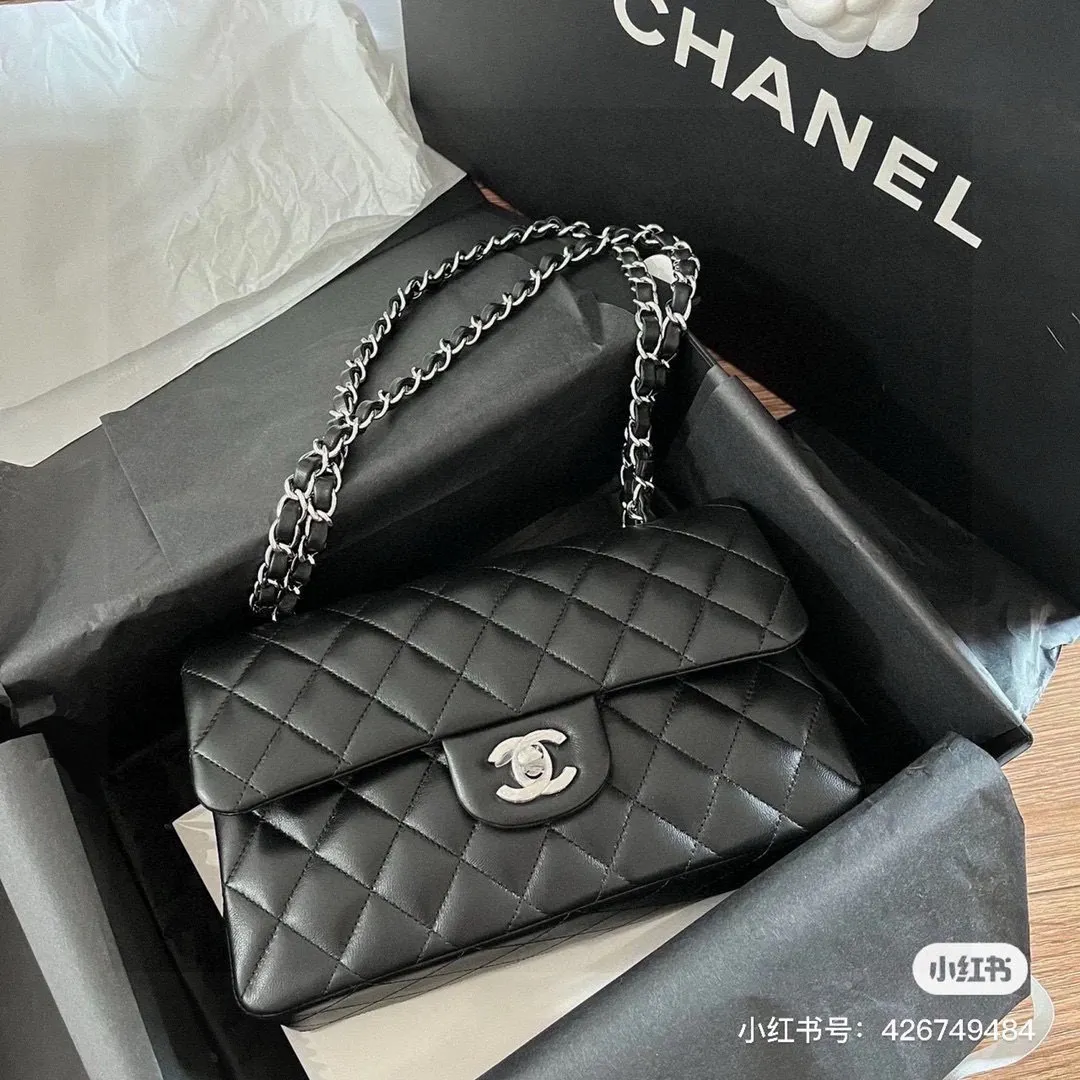 Classic Flap Bag in Caviar Leather D32018395 — view 4