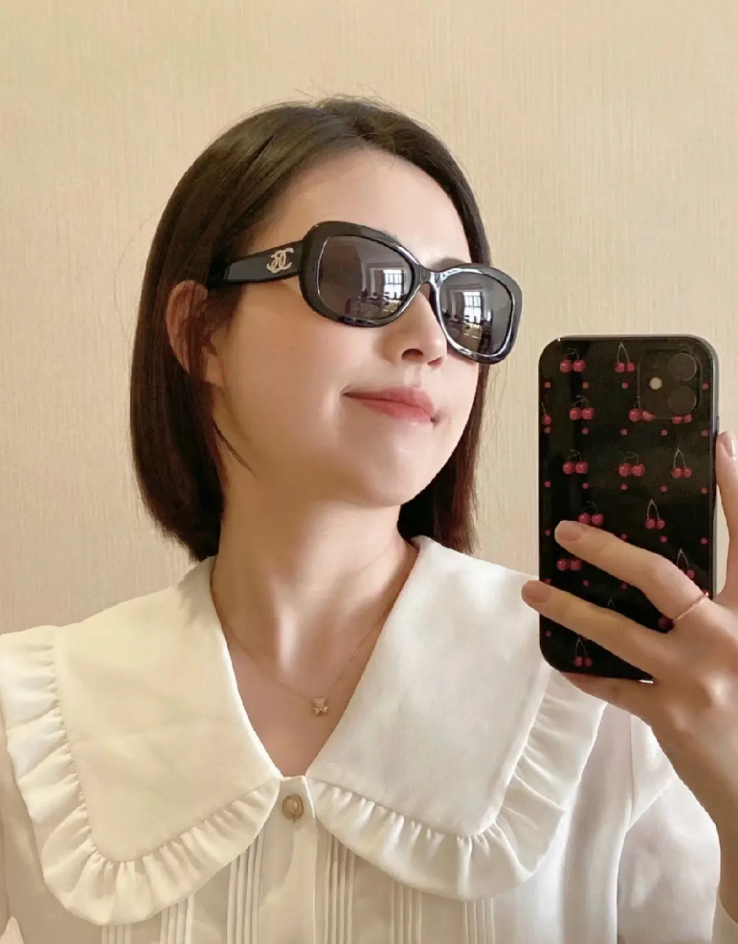 Oval Polarized Sunglasses with Crystal Logo D20017777
