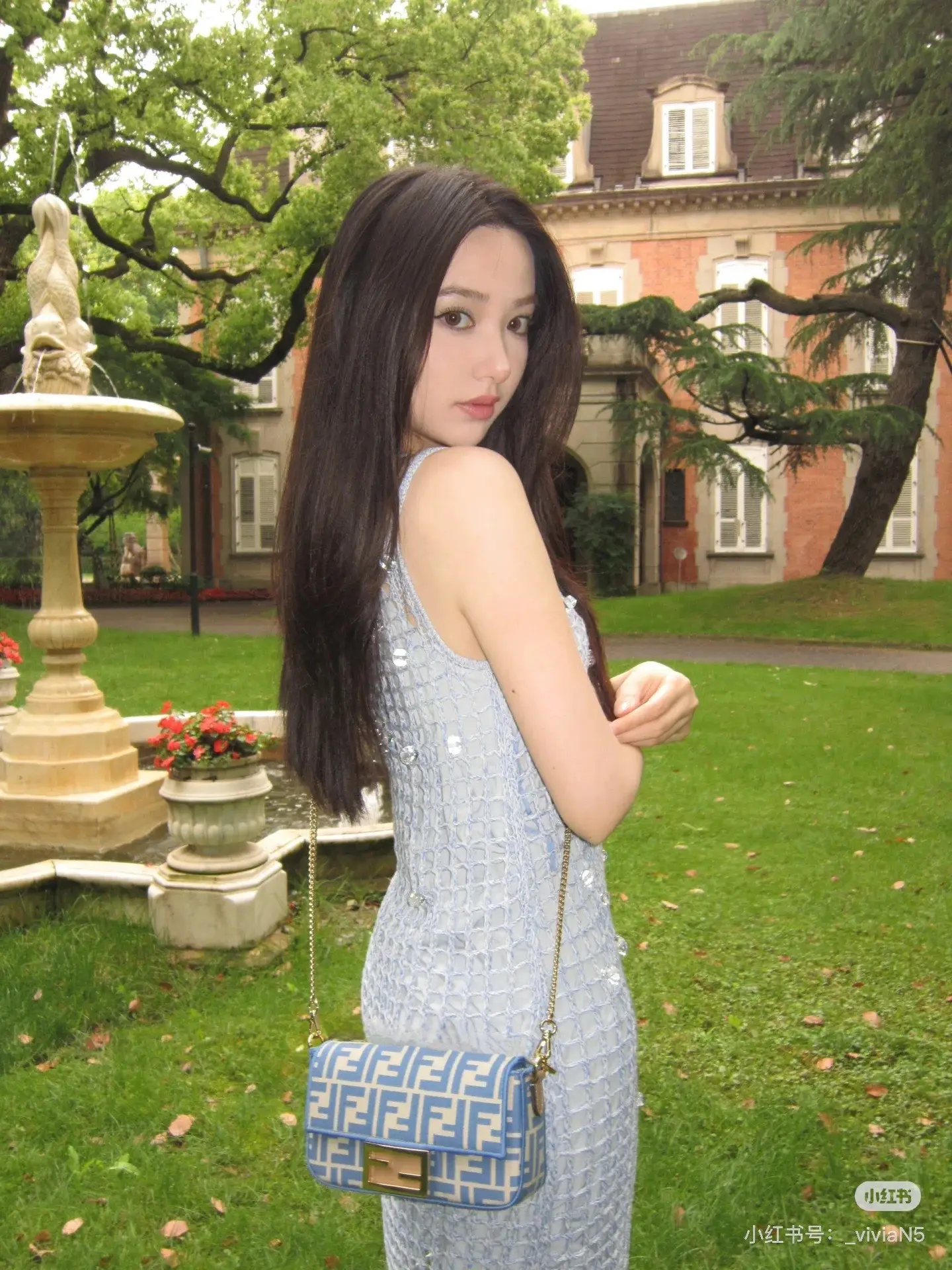 Fendi Baguette Shoulder Bag D28518099 — view 4