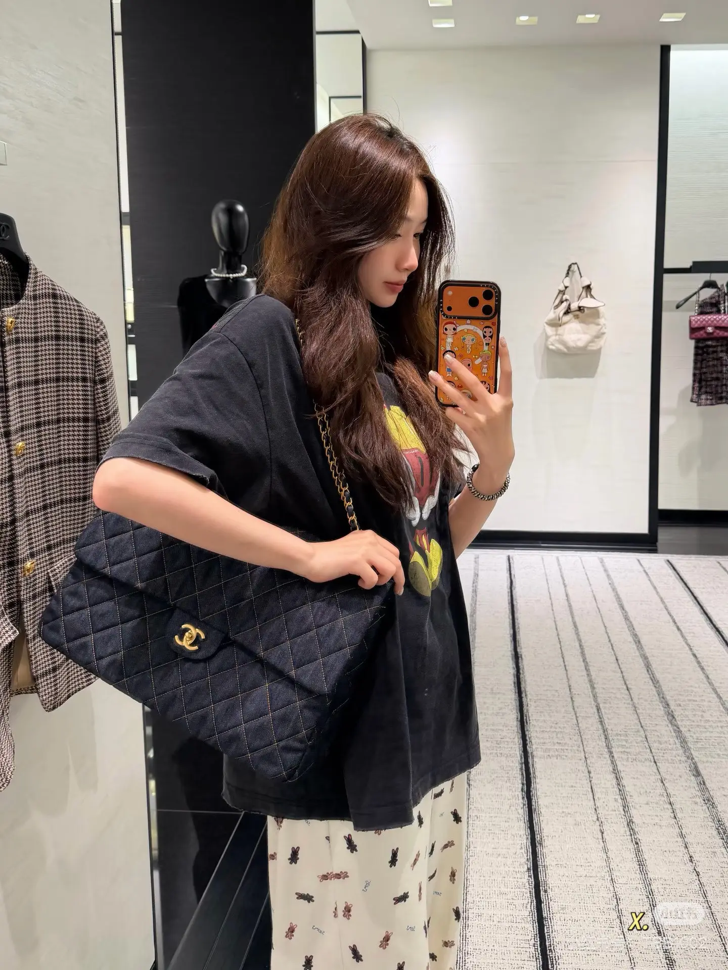 Chanel Maxi Flap Bag in Quilted Denim D36017899
