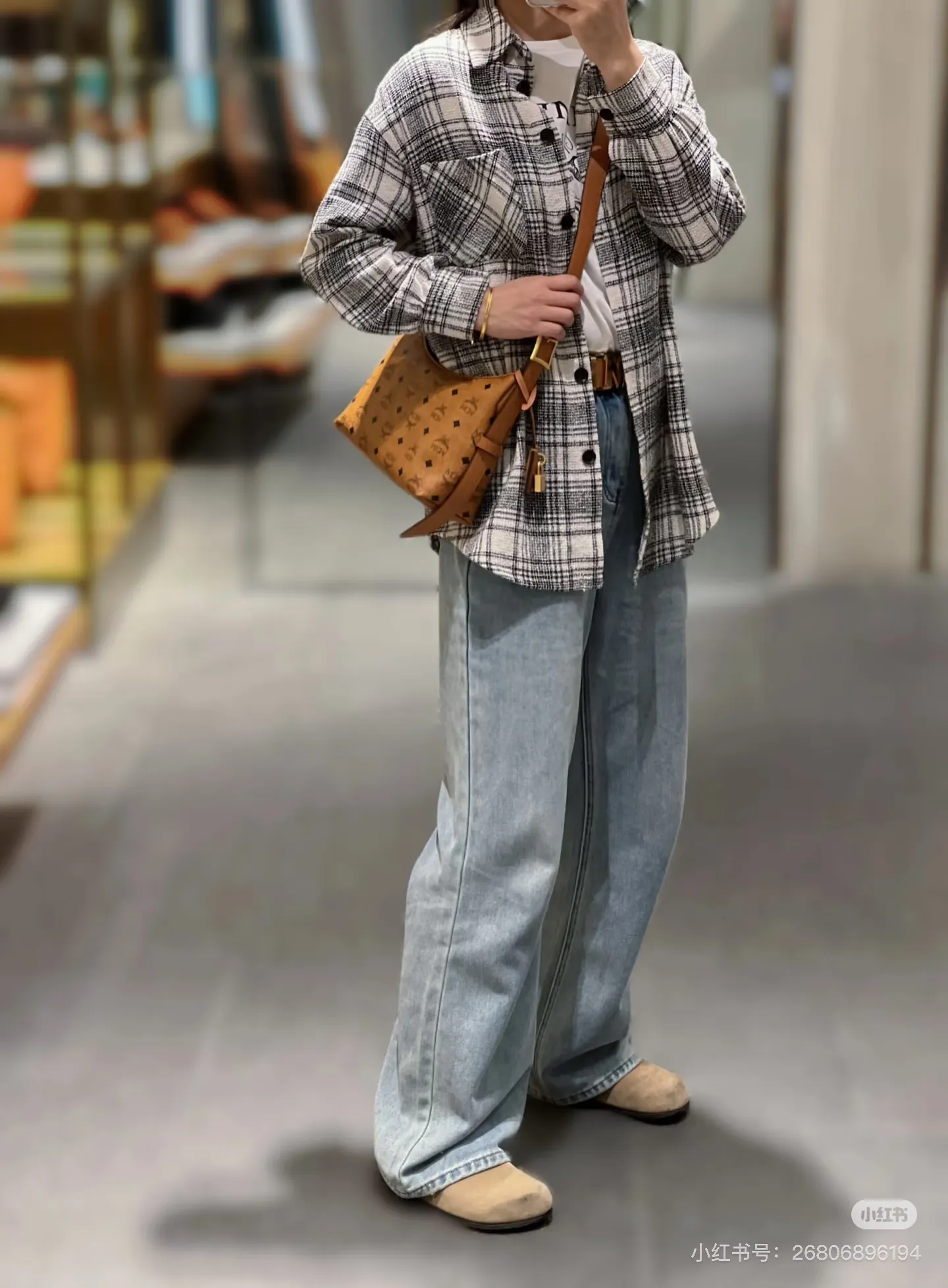 MCM Visetos Hobo Shoulder Bag D27518378 — view 2