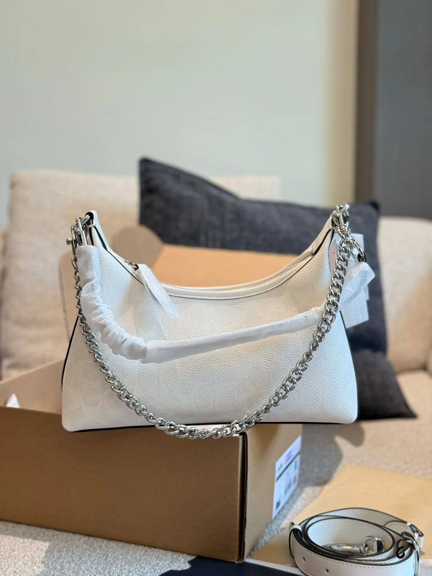 Juliet Monogram Shoulder Bag D28017966 — view 4