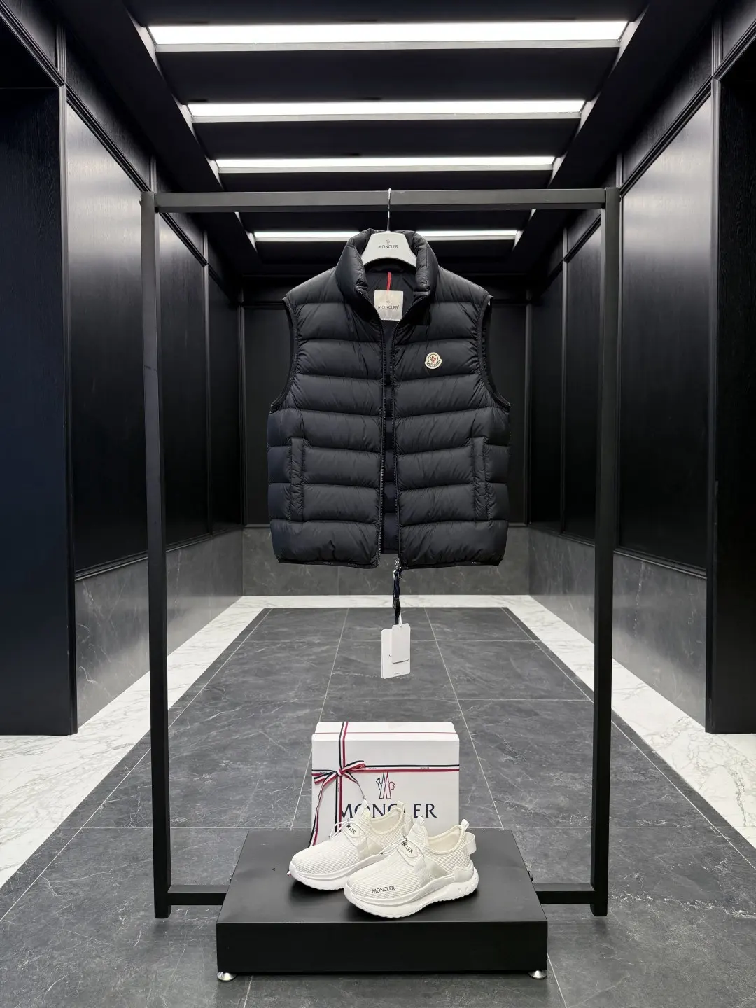 Quilted Down-Filled Puffer Vest D47022137 — view 2