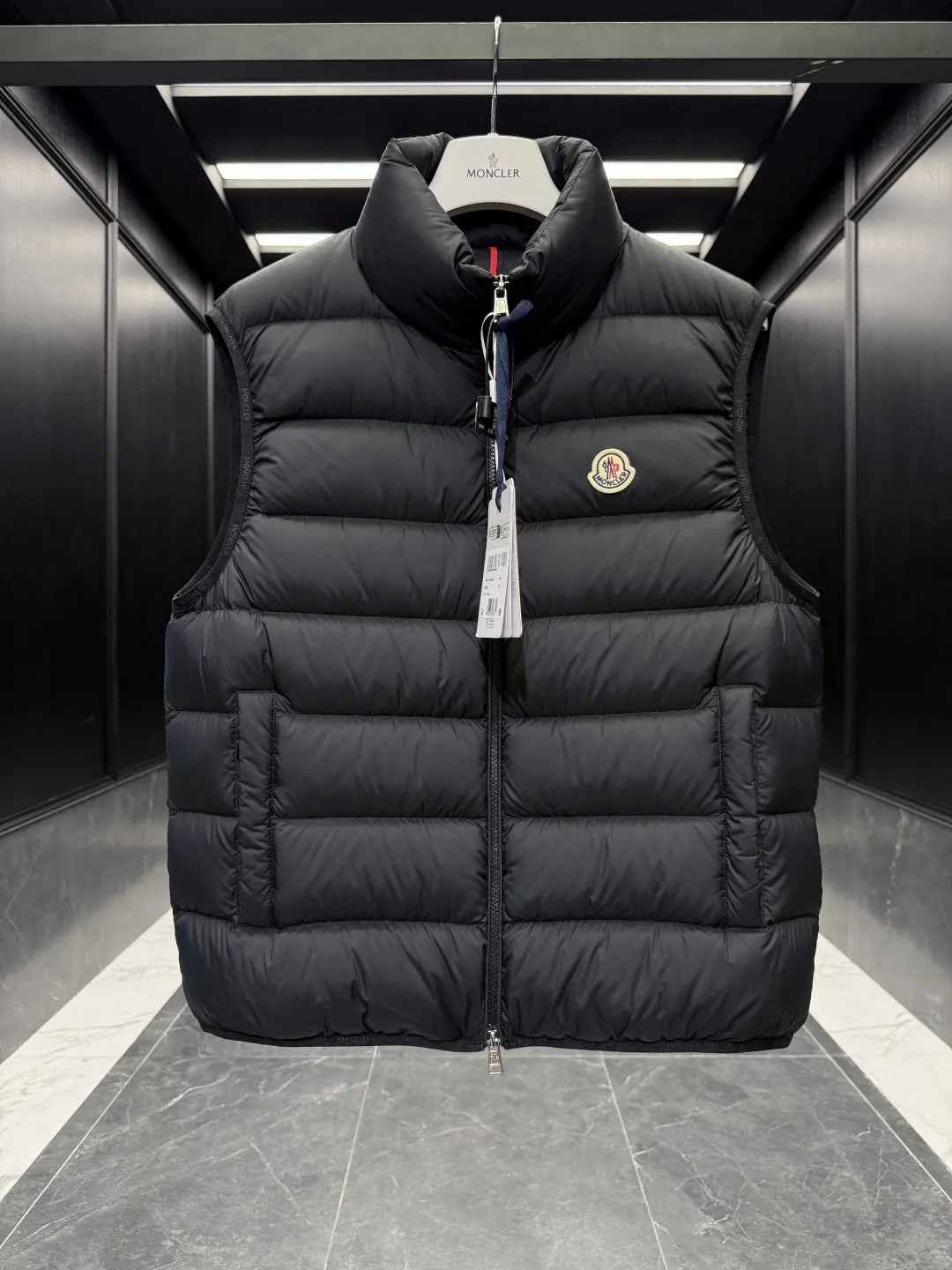 Quilted Down-Filled Puffer Vest D47022137 — view 3