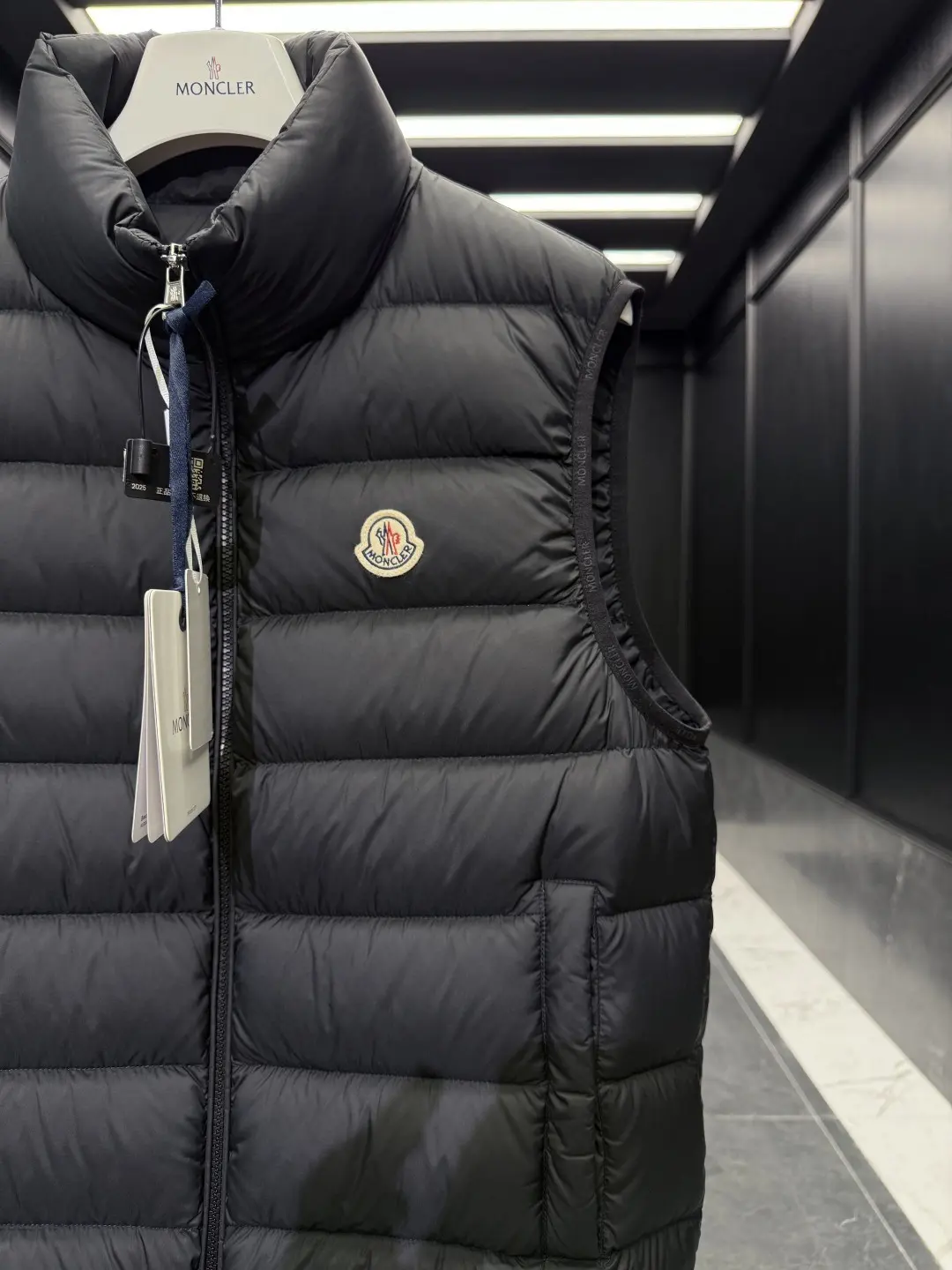 Quilted Down-Filled Puffer Vest D47022137 — view 4