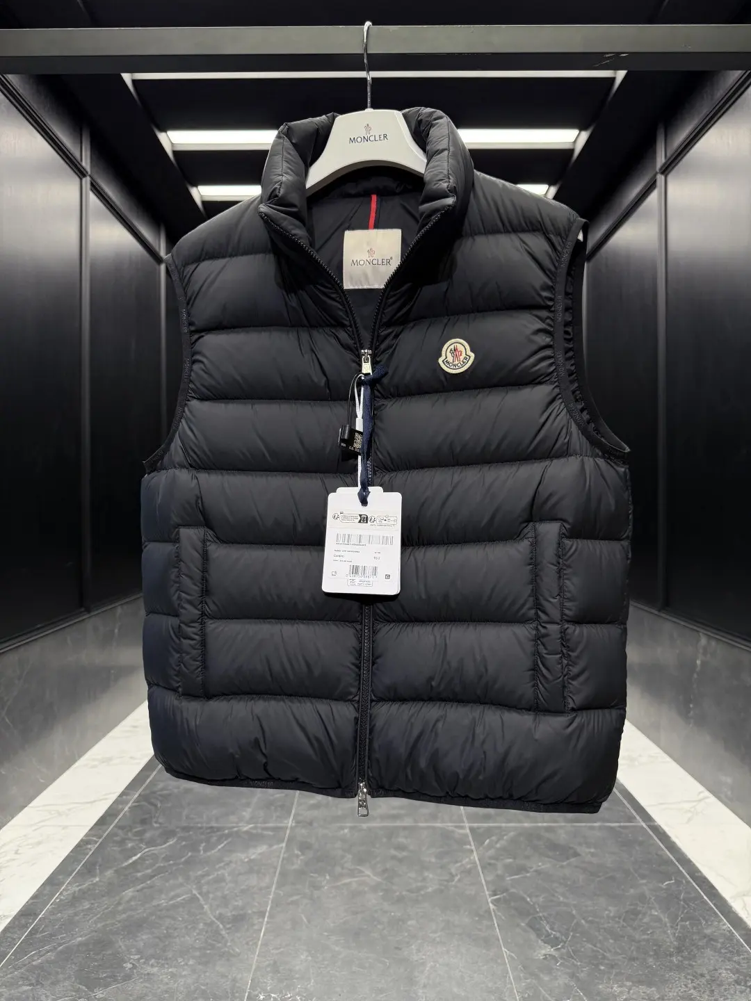 Quilted Down-Filled Puffer Vest D47022137 — view 5
