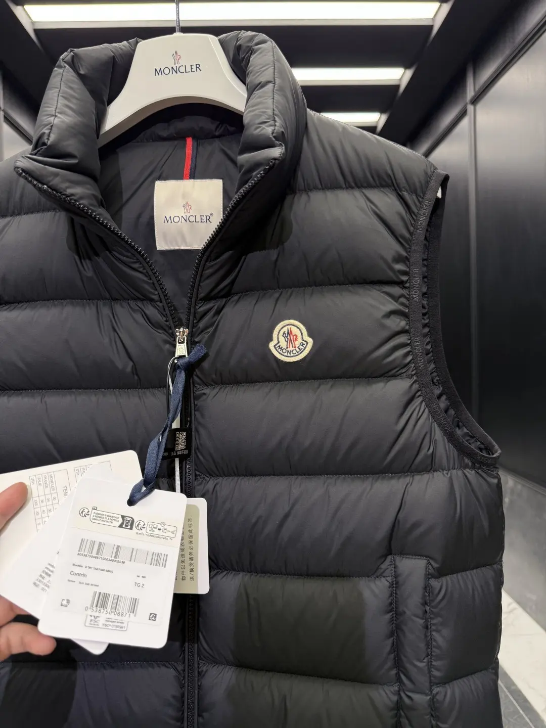 Quilted Down-Filled Puffer Vest D47022137 — view 6