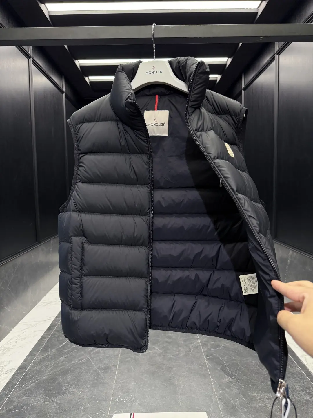 Quilted Down-Filled Puffer Vest D47022137 — view 7
