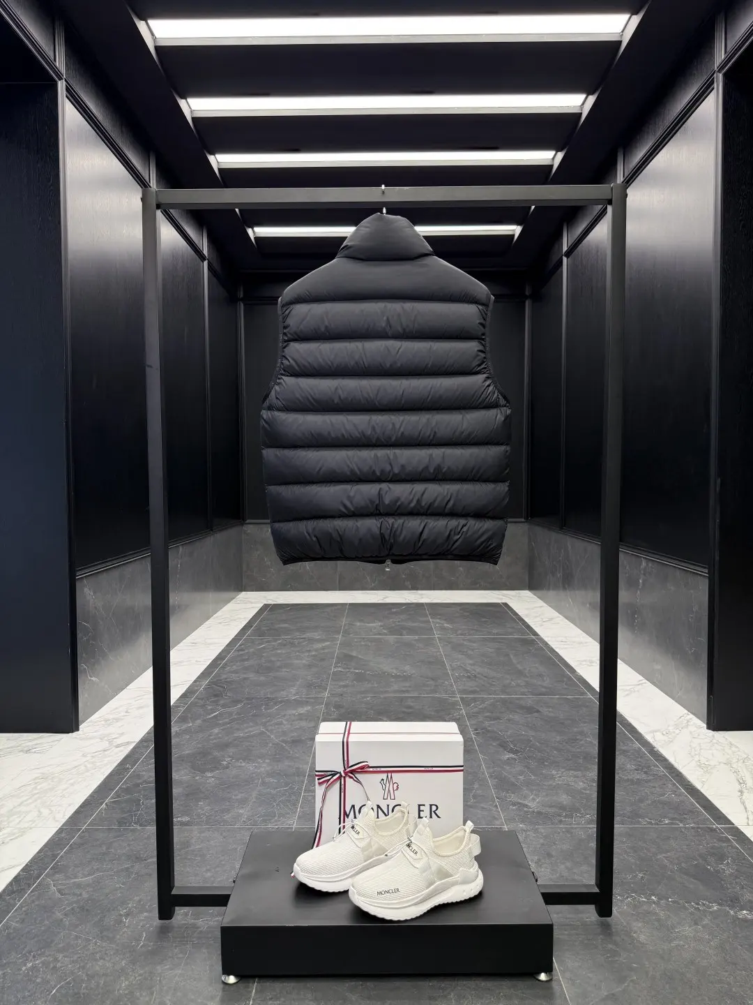 Quilted Down-Filled Puffer Vest D47022137 — view 8