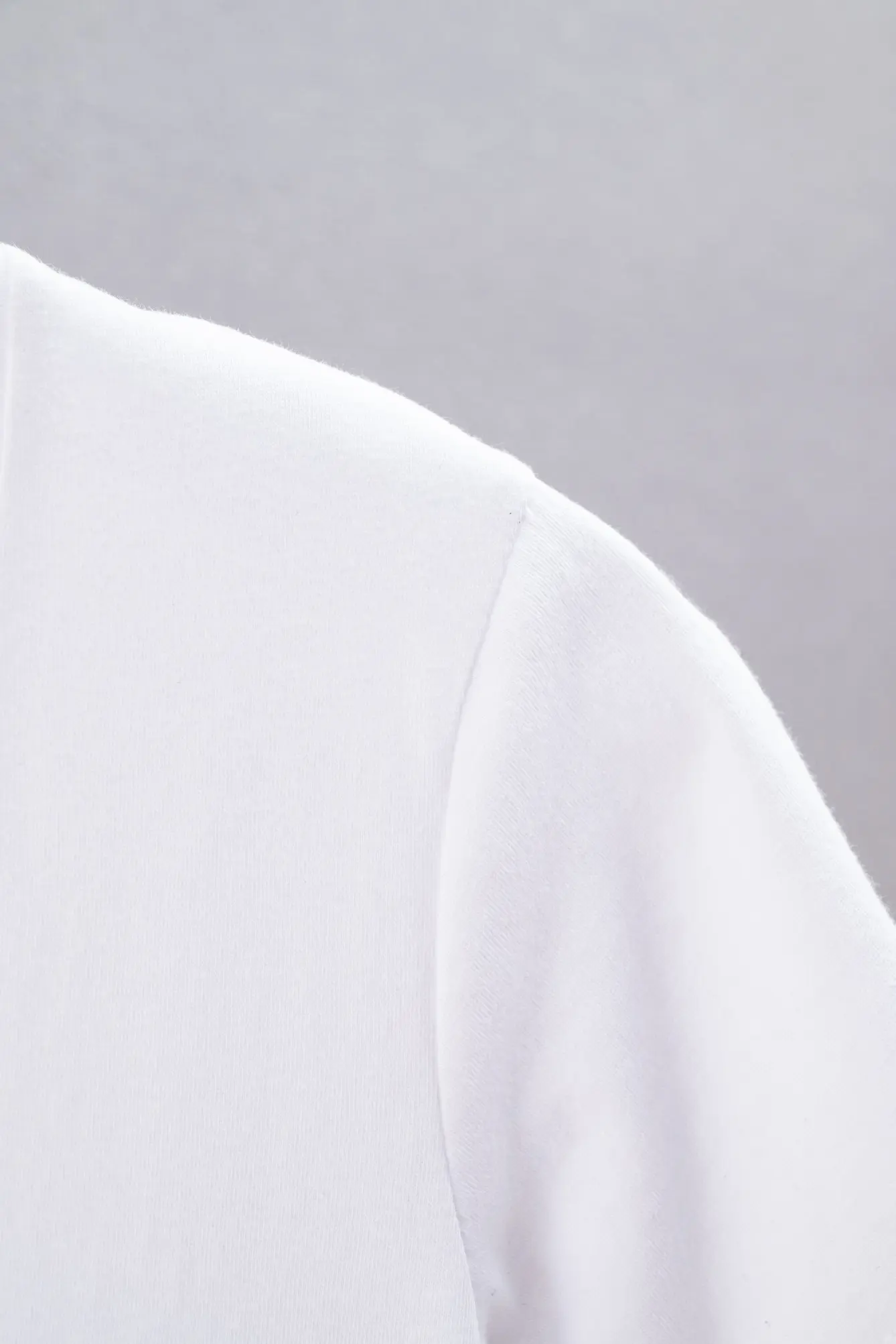 Logo Print V-Neck Slim Fit T-Shirt D10919744 — view 6