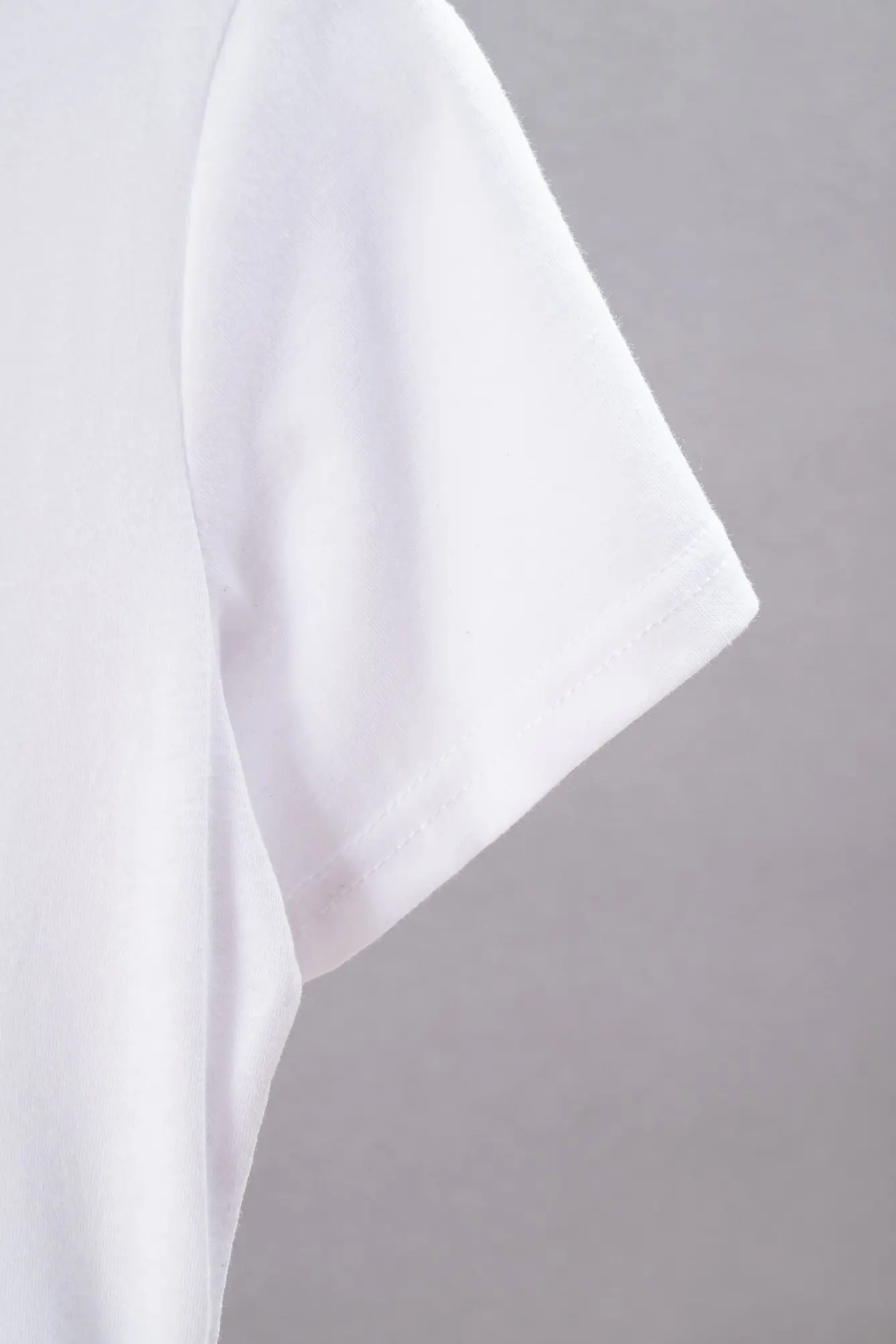 Logo Print V-Neck Slim Fit T-Shirt D10919744 — view 11