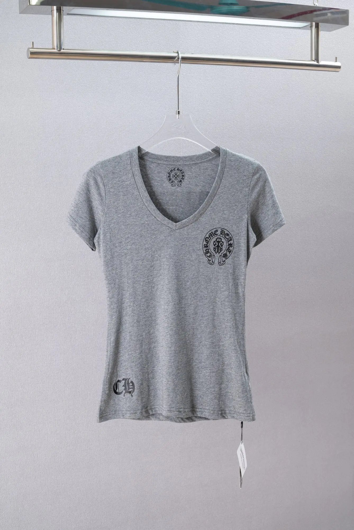 Logo Print V-Neck Slim Fit T-Shirt D10919746