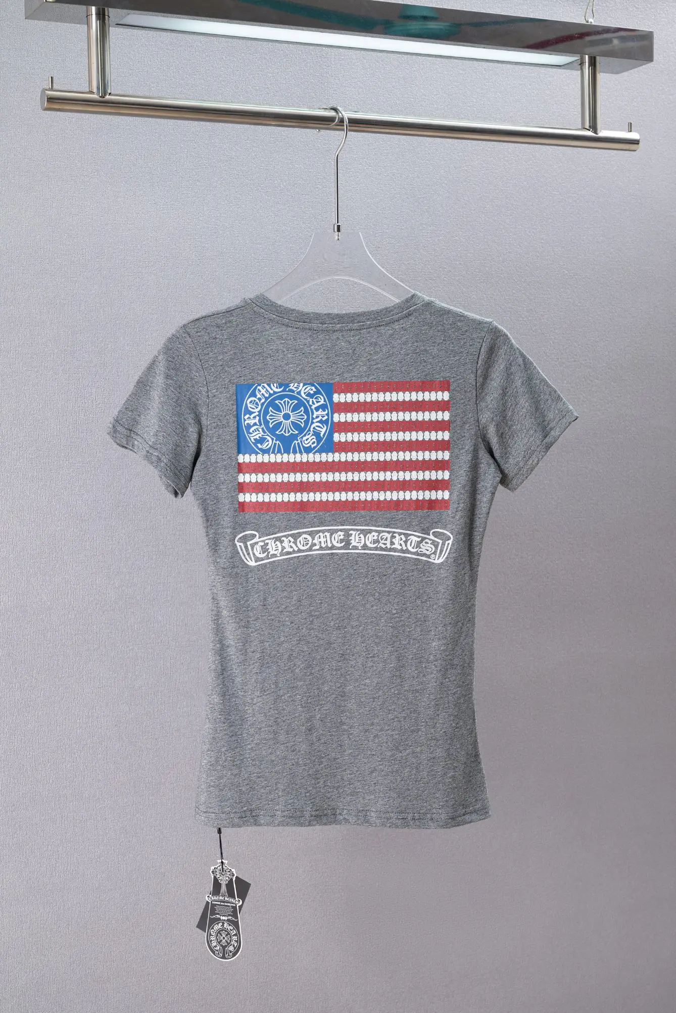 Logo Print V-Neck Slim Fit T-Shirt D10919746 — view 2