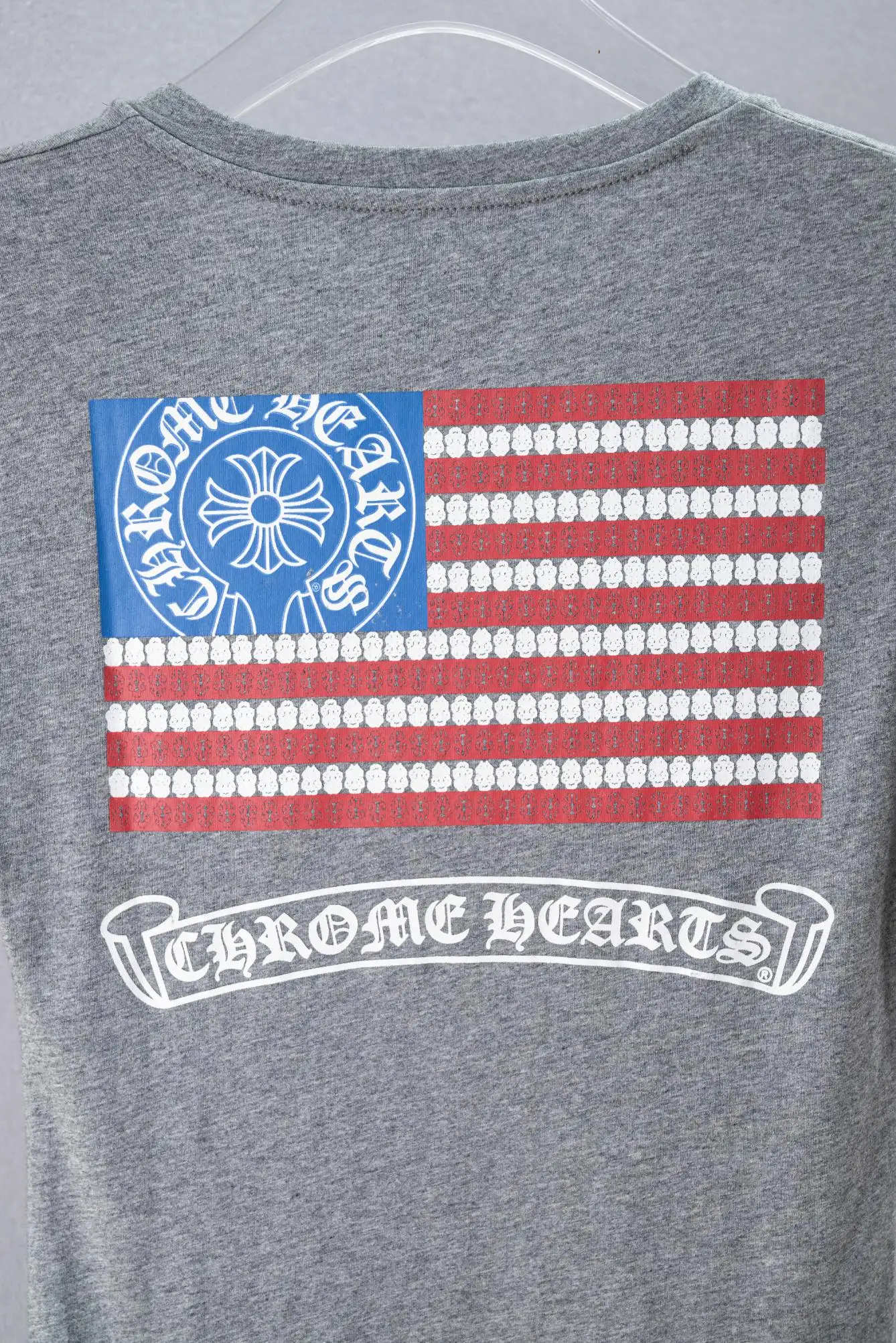 Logo Print V-Neck Slim Fit T-Shirt D10919746 — view 6