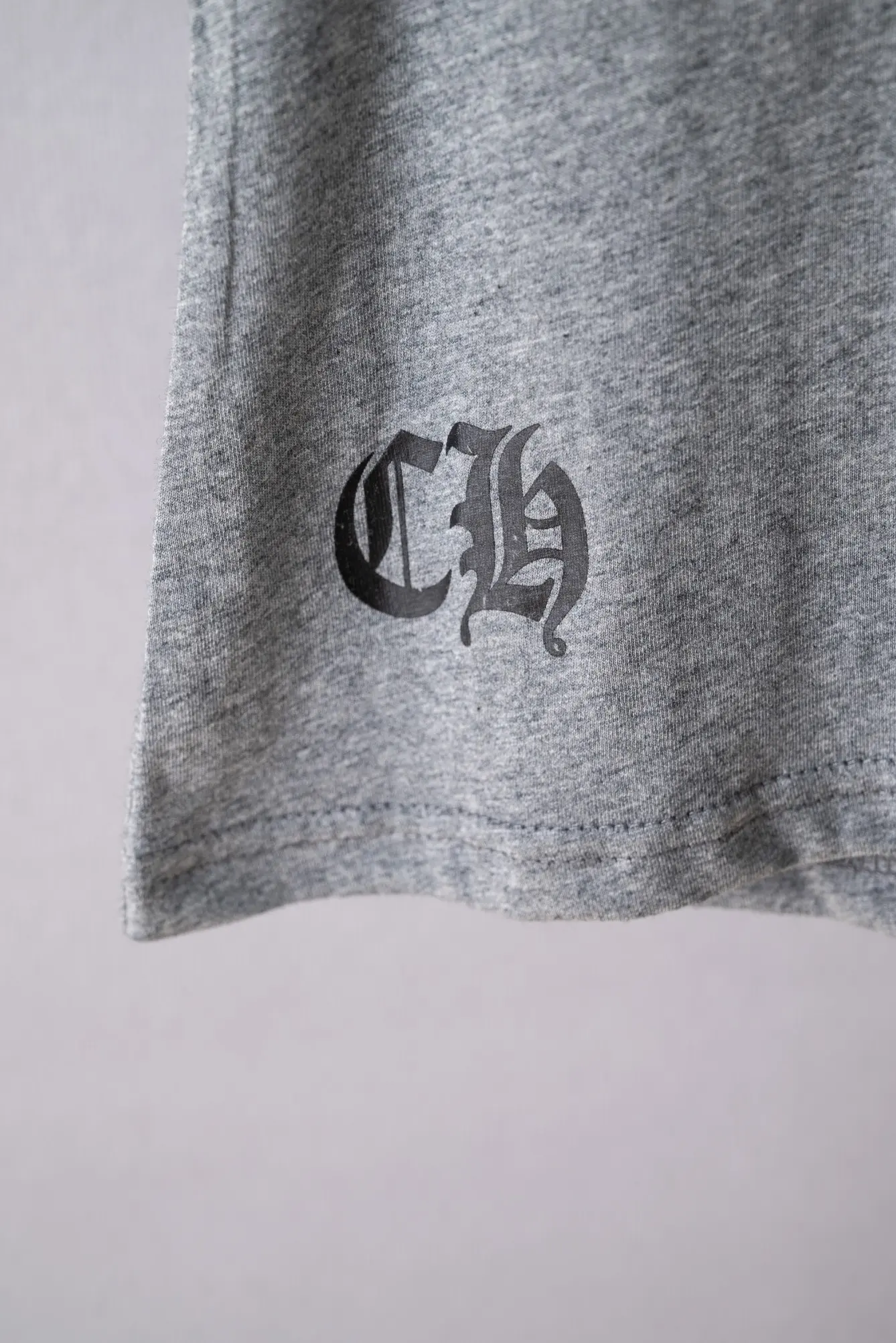Logo Print V-Neck Slim Fit T-Shirt D10919746 — view 8