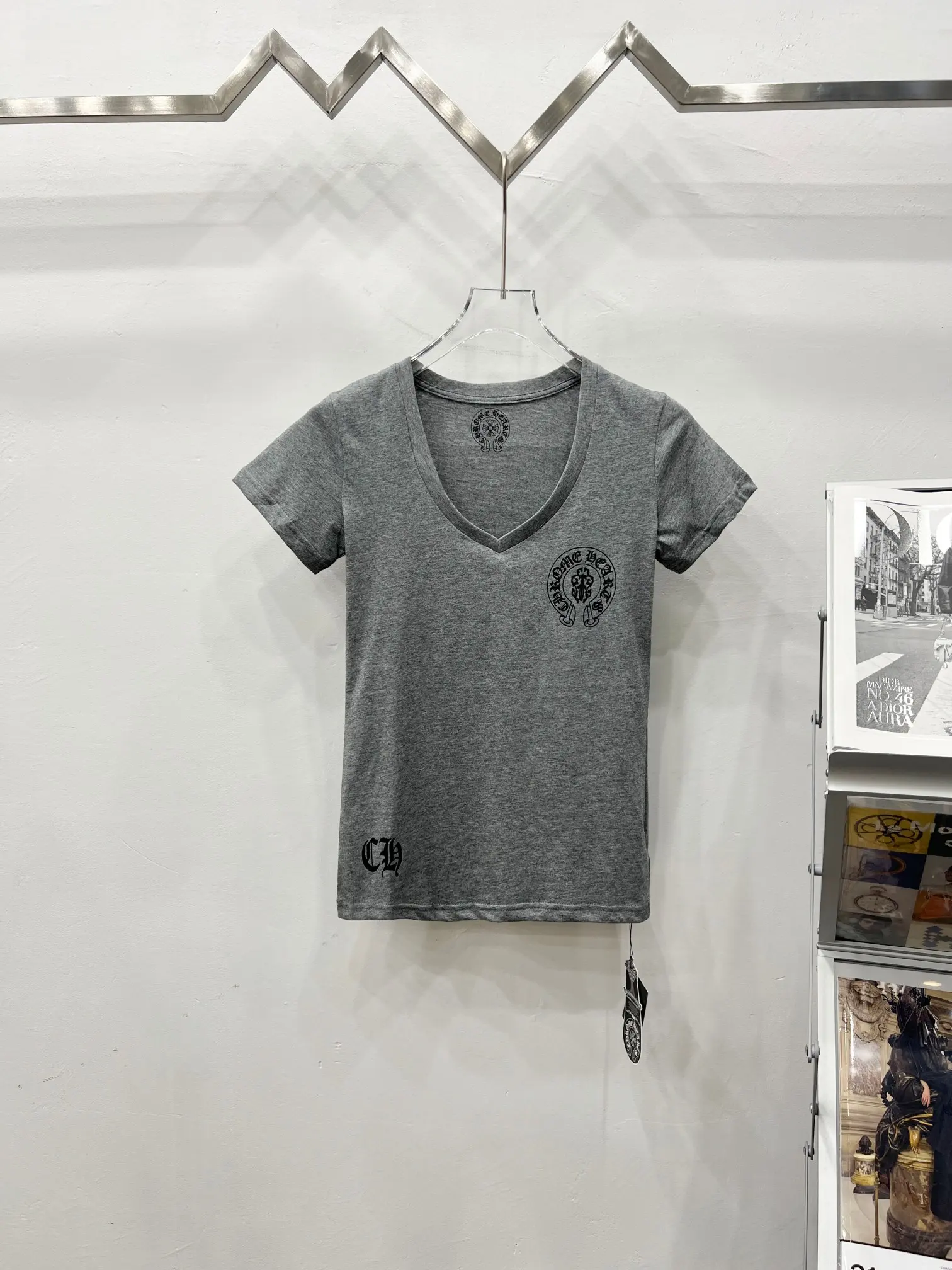 Chrome Hearts Logo V-Neck T-Shirt D10919762