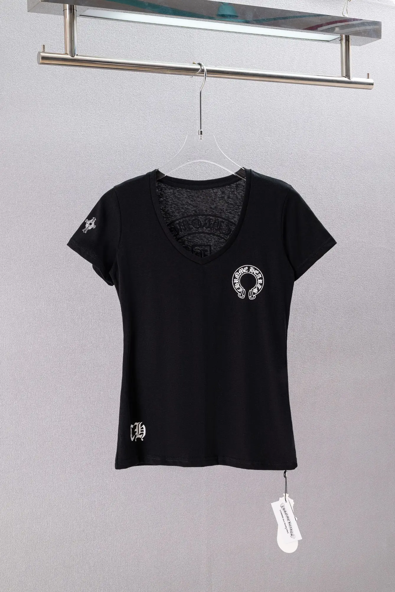 Chrome Hearts Logo V-Neck Slim-Fit T-Shirt D10919745