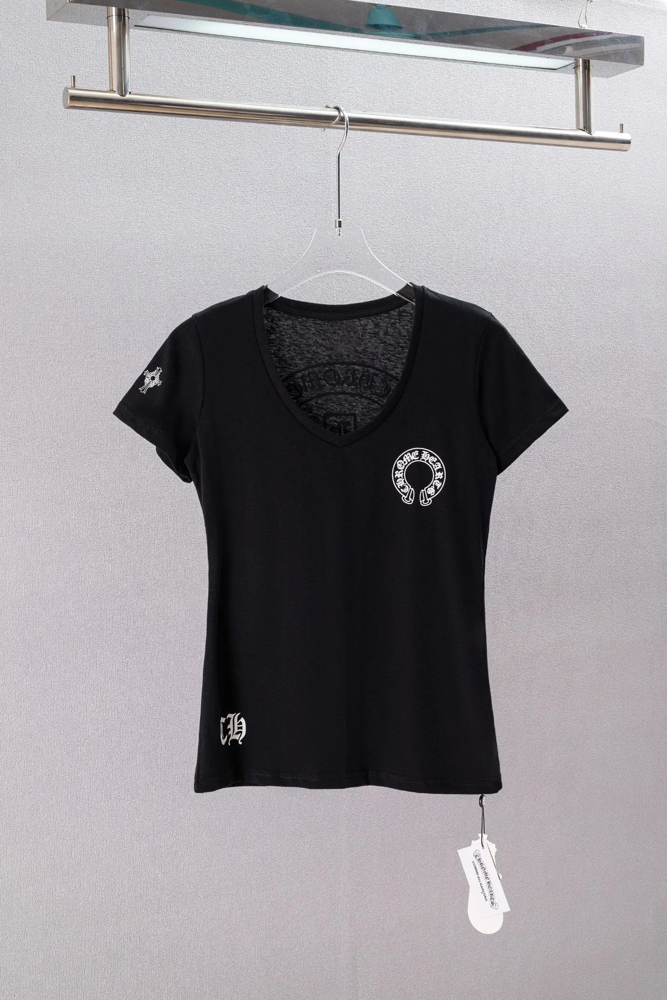 Chrome Hearts Logo V-Neck Slim-Fit T-Shirt D10919745